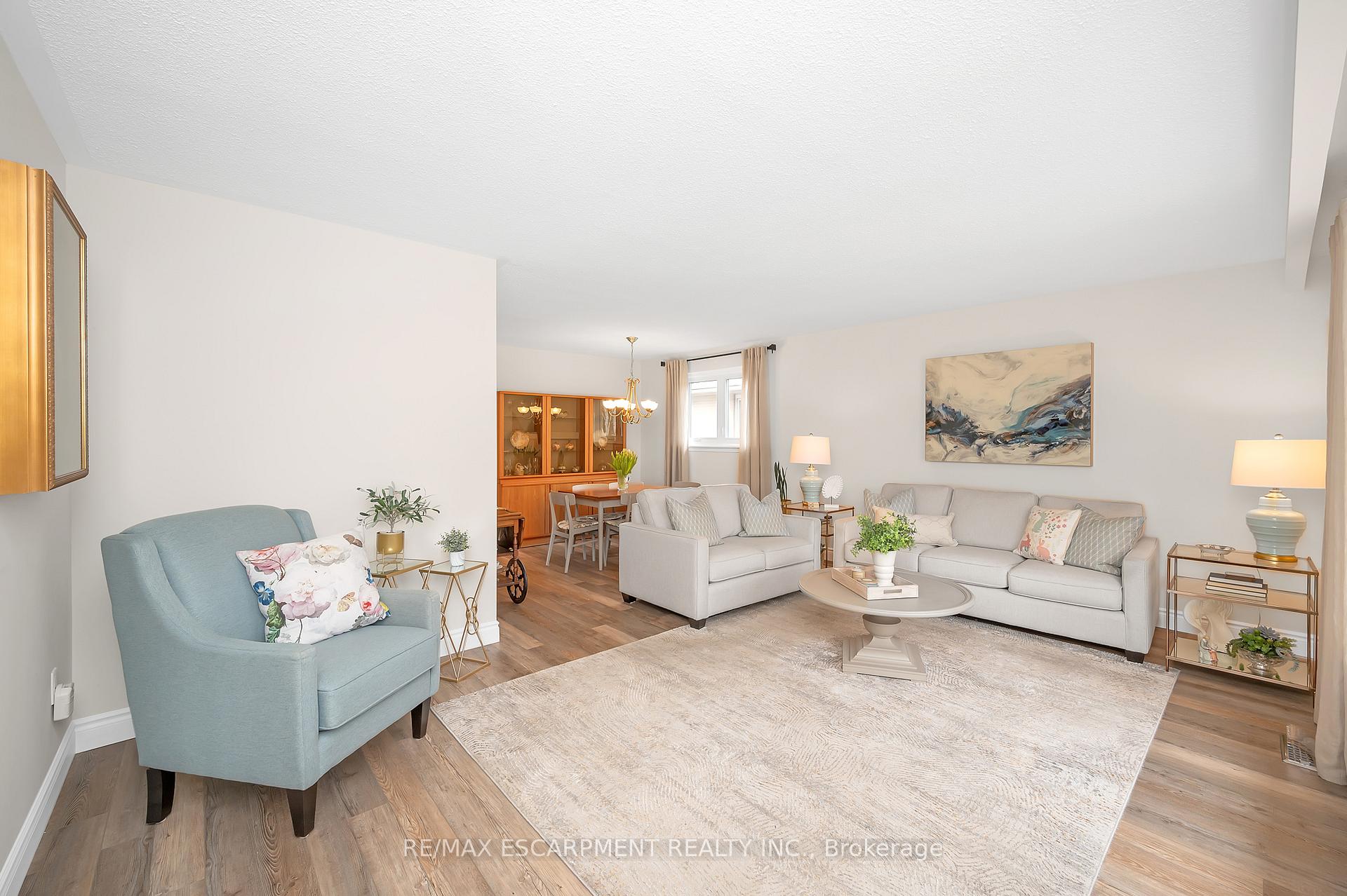 Photo 5 of 1428 Dewbourne Crescent, Burlington, Palmer — HOMEH