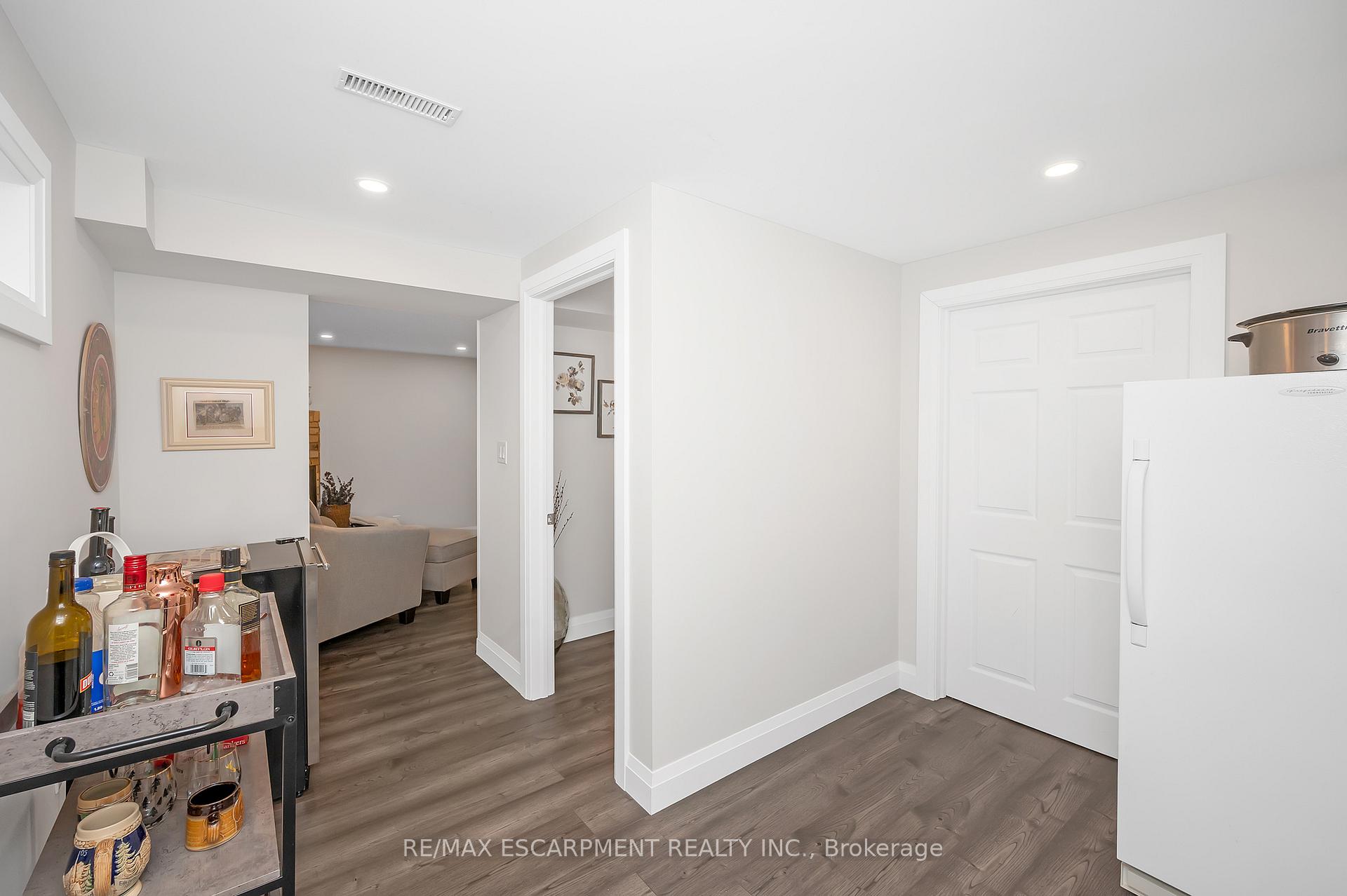 Photo 15 of 1428 Dewbourne Crescent, Burlington, Palmer — HOMEH