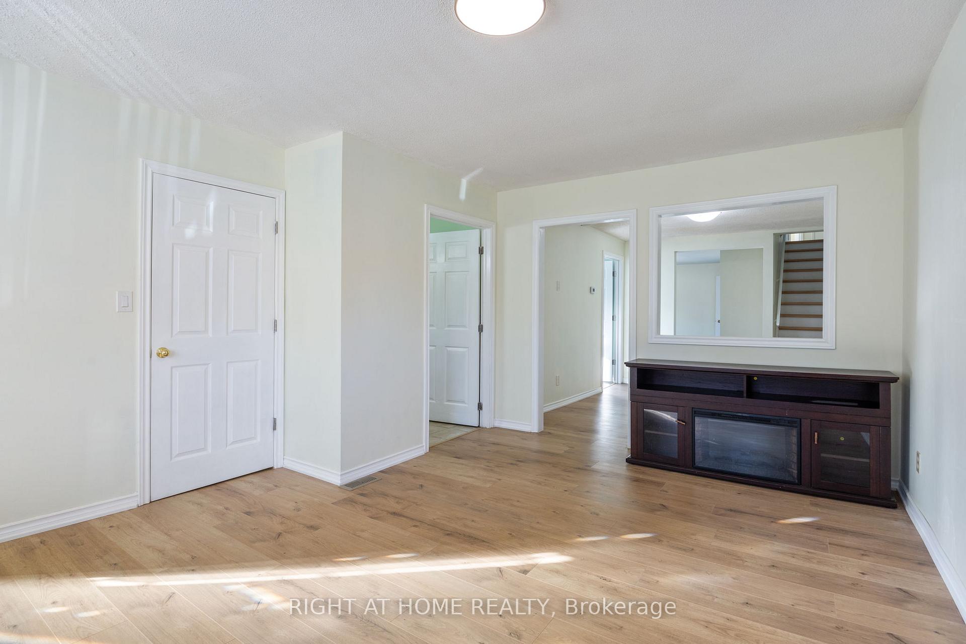 Photo 8 of 292 Pacific Avenue, Oshawa, Vanier — HOMEH