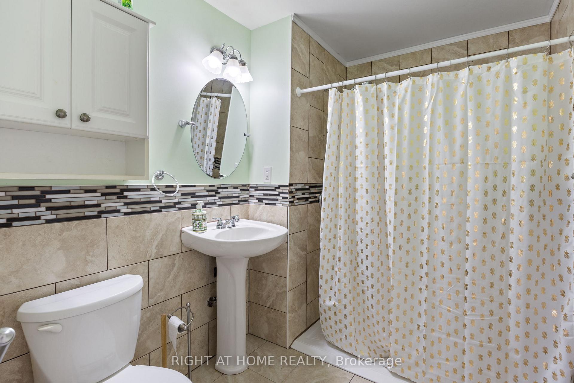Photo 9 of 292 Pacific Avenue, Oshawa, Vanier — HOMEH