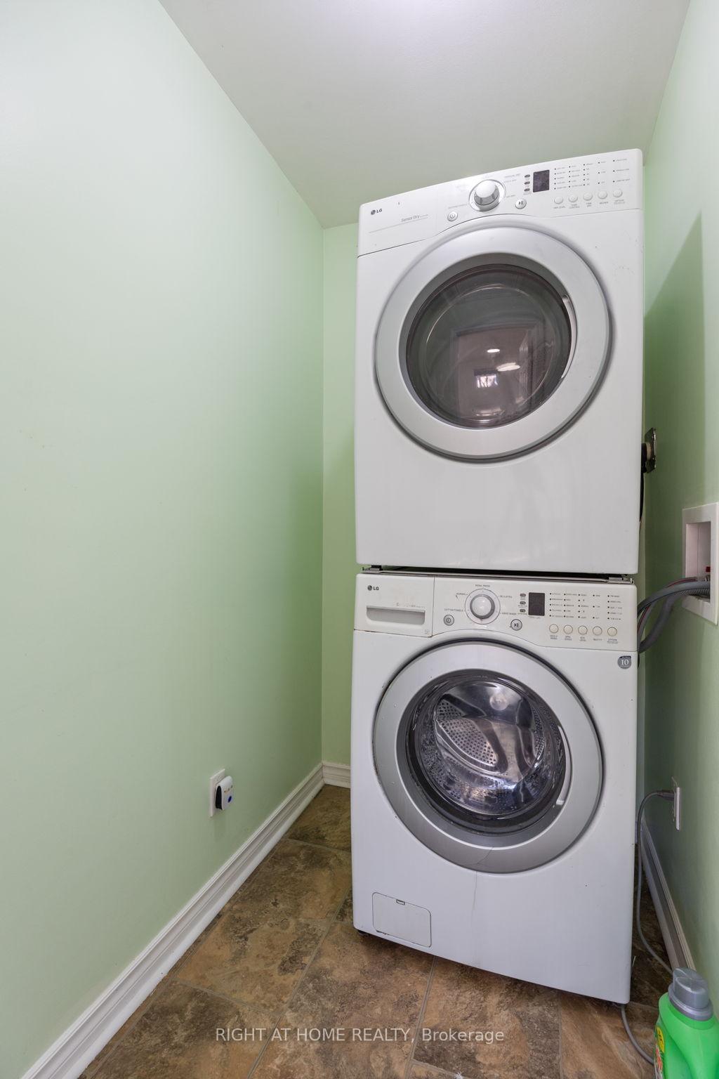Photo 10 of 292 Pacific Avenue, Oshawa, Vanier — HOMEH