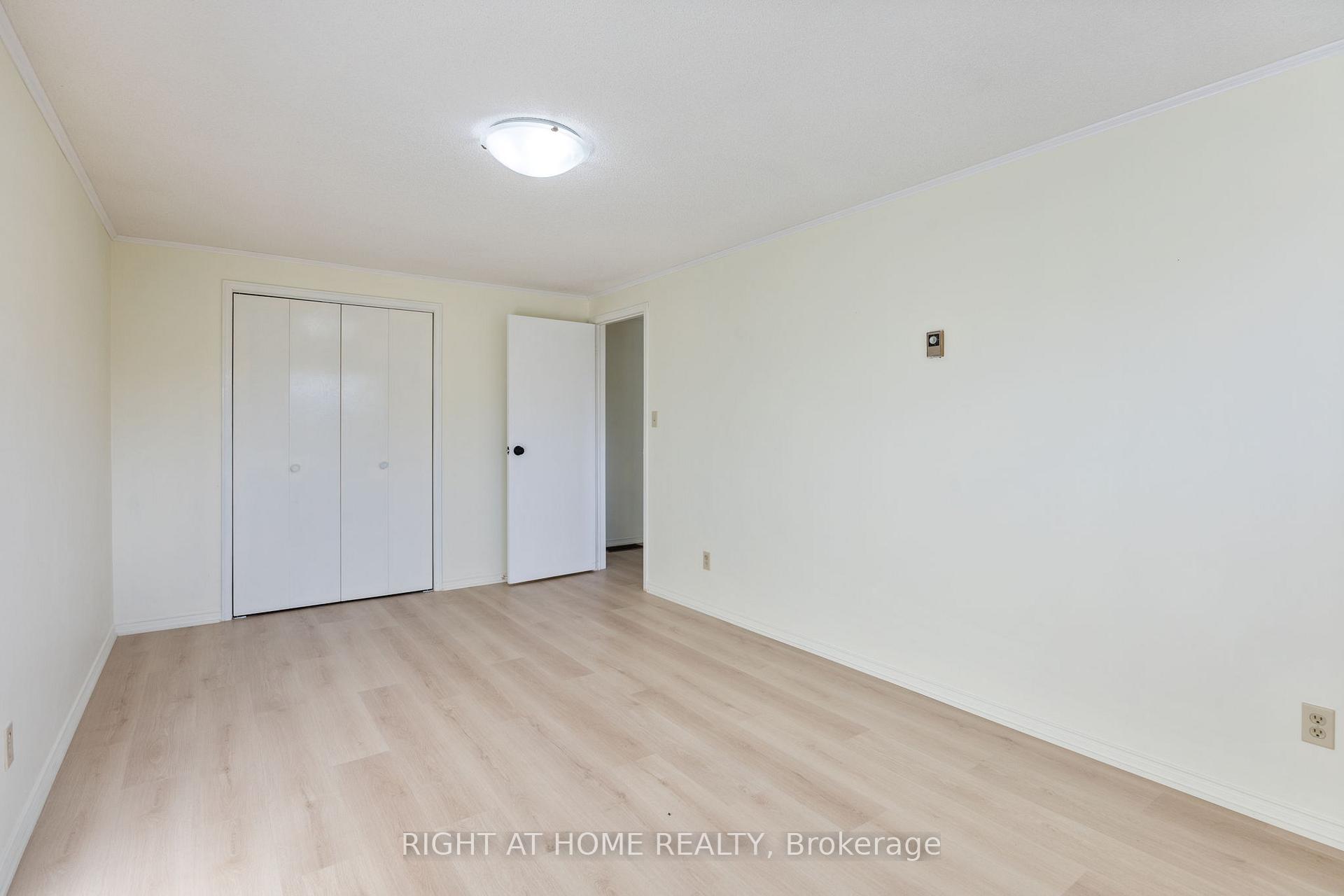 Photo 13 of 292 Pacific Avenue, Oshawa, Vanier — HOMEH