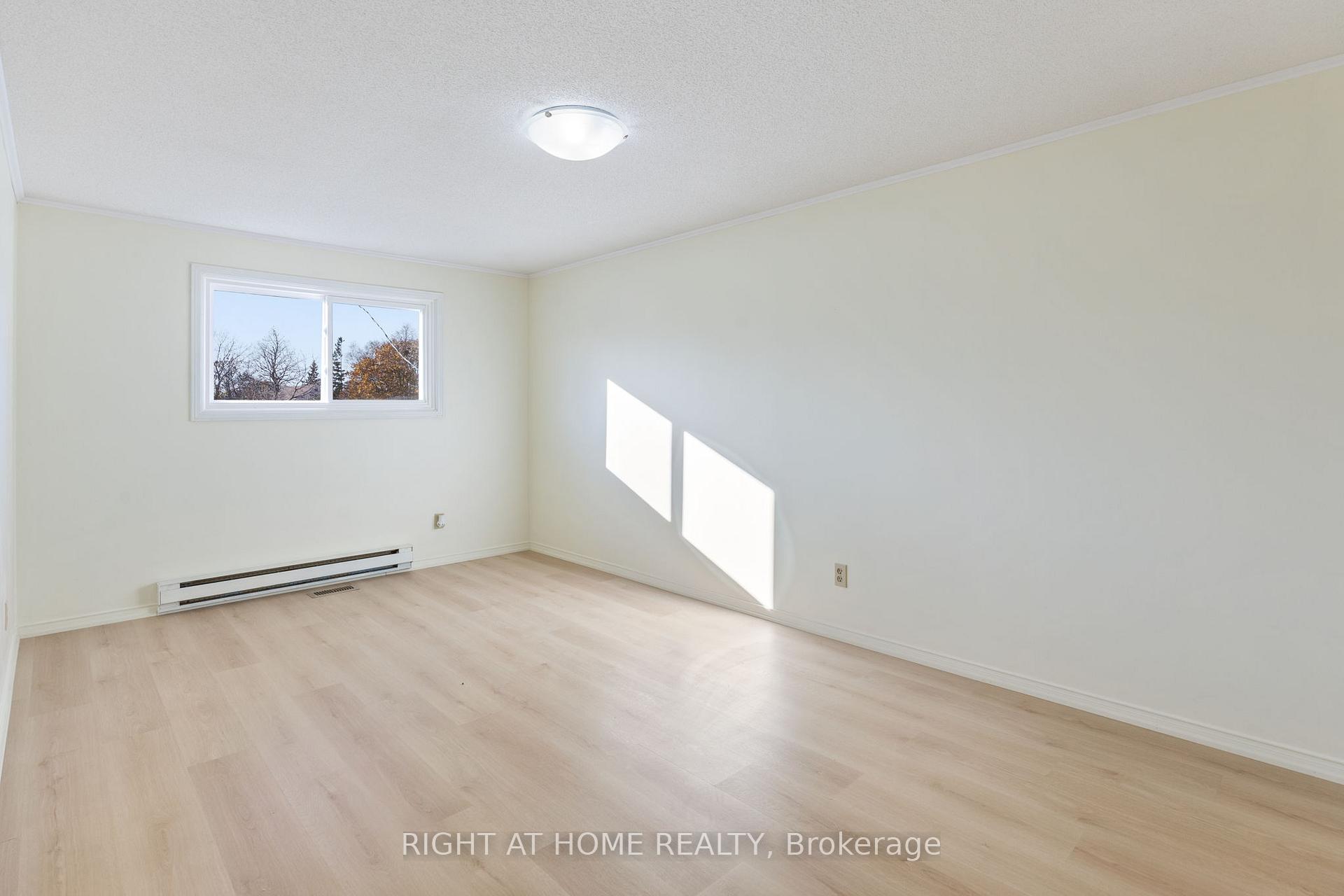 Photo 14 of 292 Pacific Avenue, Oshawa, Vanier — HOMEH