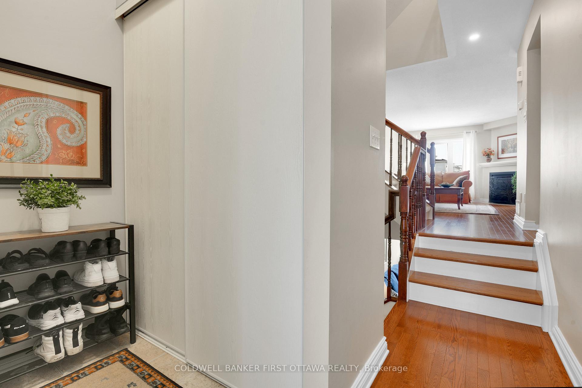 Photo 4 of 127 Sorento Street, Ottawa, Barrhaven - Strandherd — HOMEH