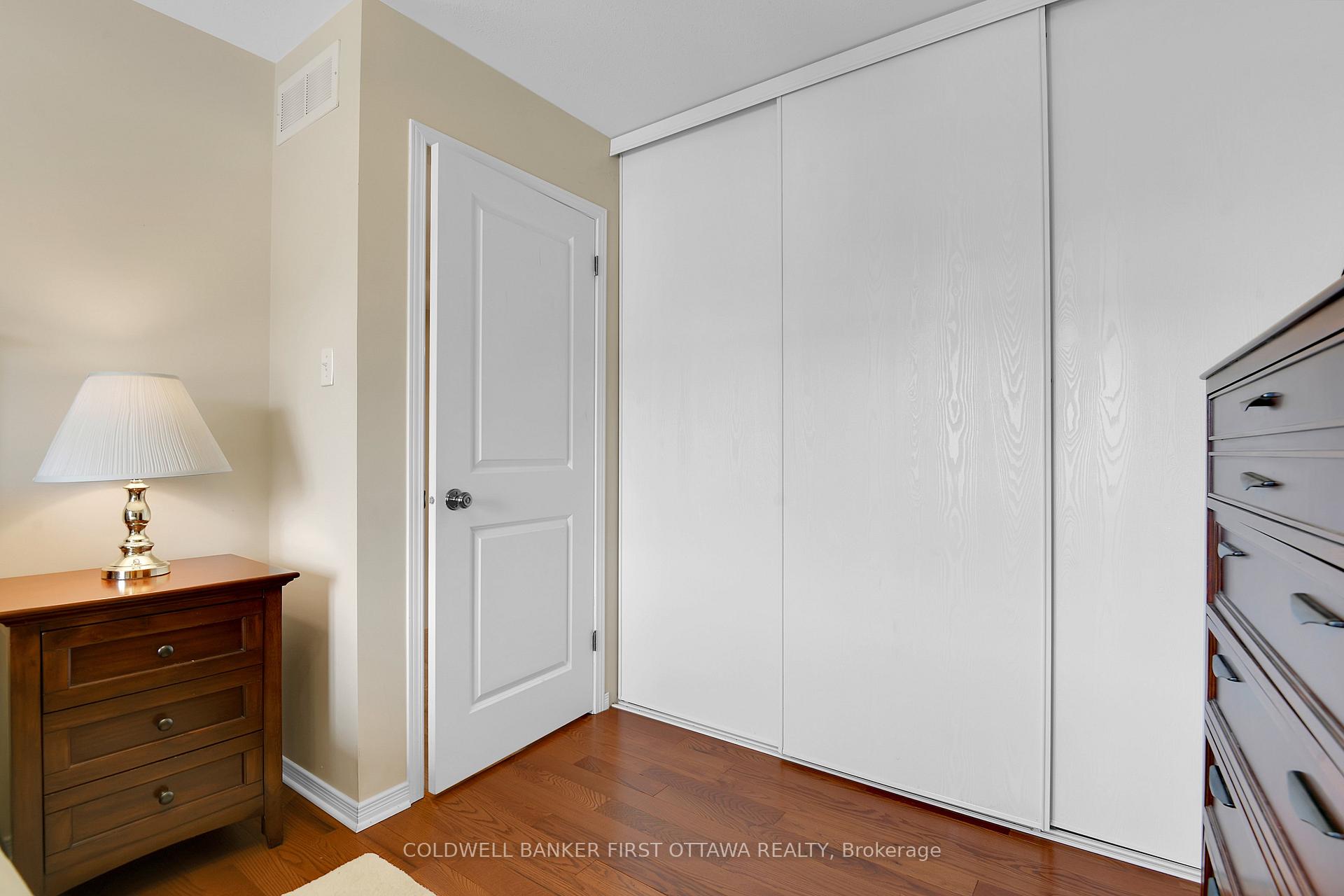 Photo 23 of 127 Sorento Street, Ottawa, Barrhaven - Strandherd — HOMEH