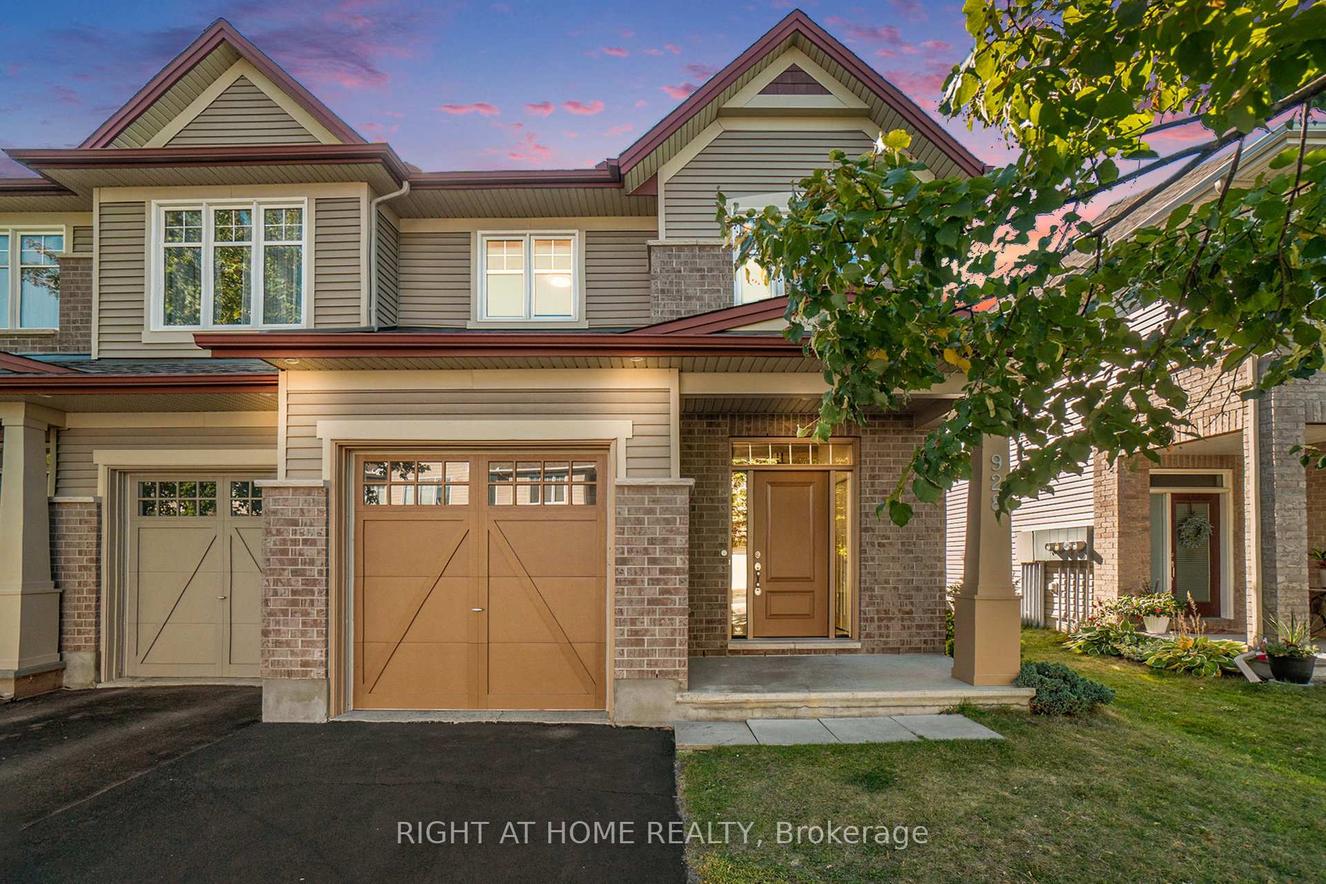 Photo 1 of 928 Bunchberry Way, Ottawa, Blossom Park/Kemp Park/Findlay Creek — HOMEH
