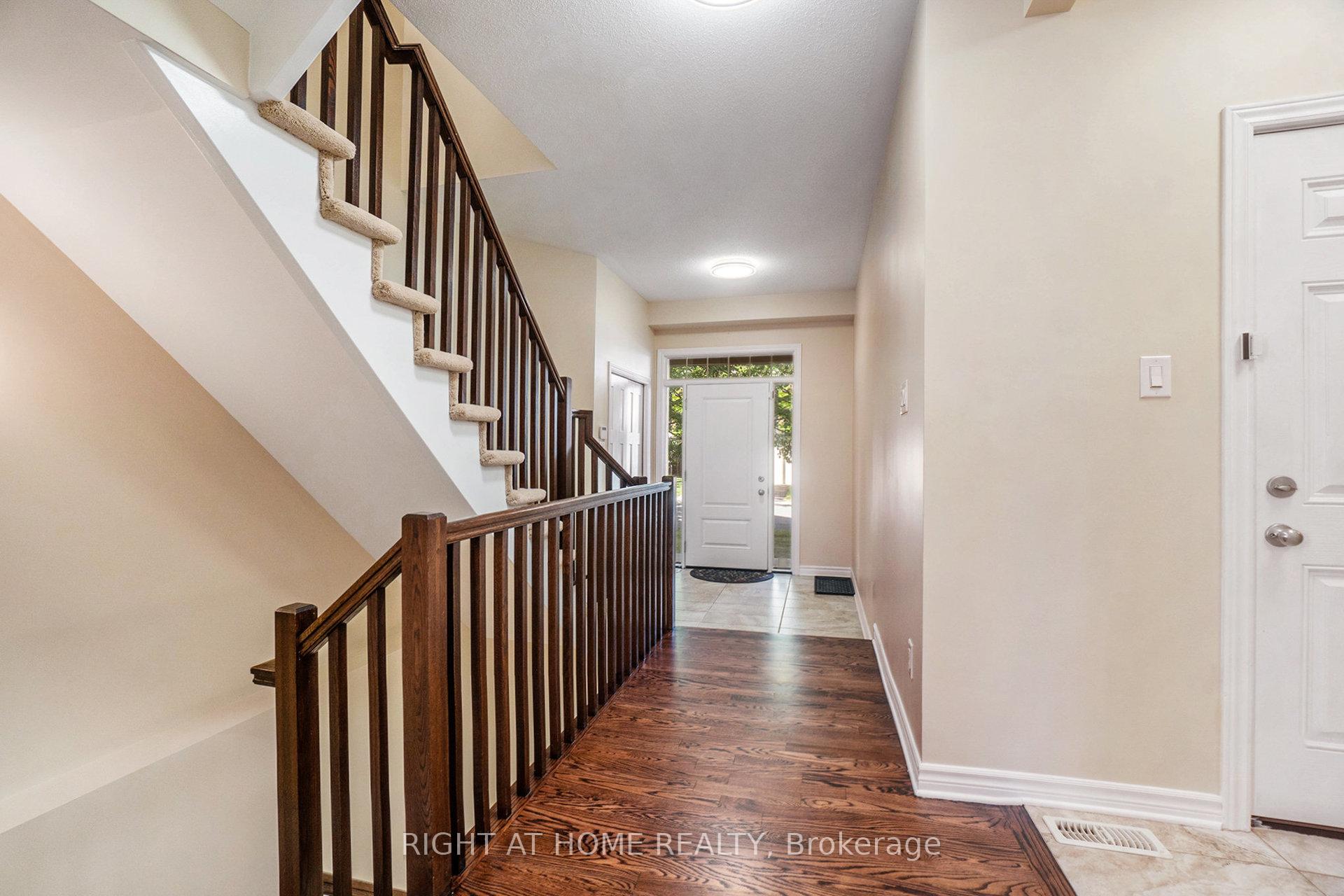 Photo 4 of 928 Bunchberry Way, Ottawa, Blossom Park/Kemp Park/Findlay Creek — HOMEH