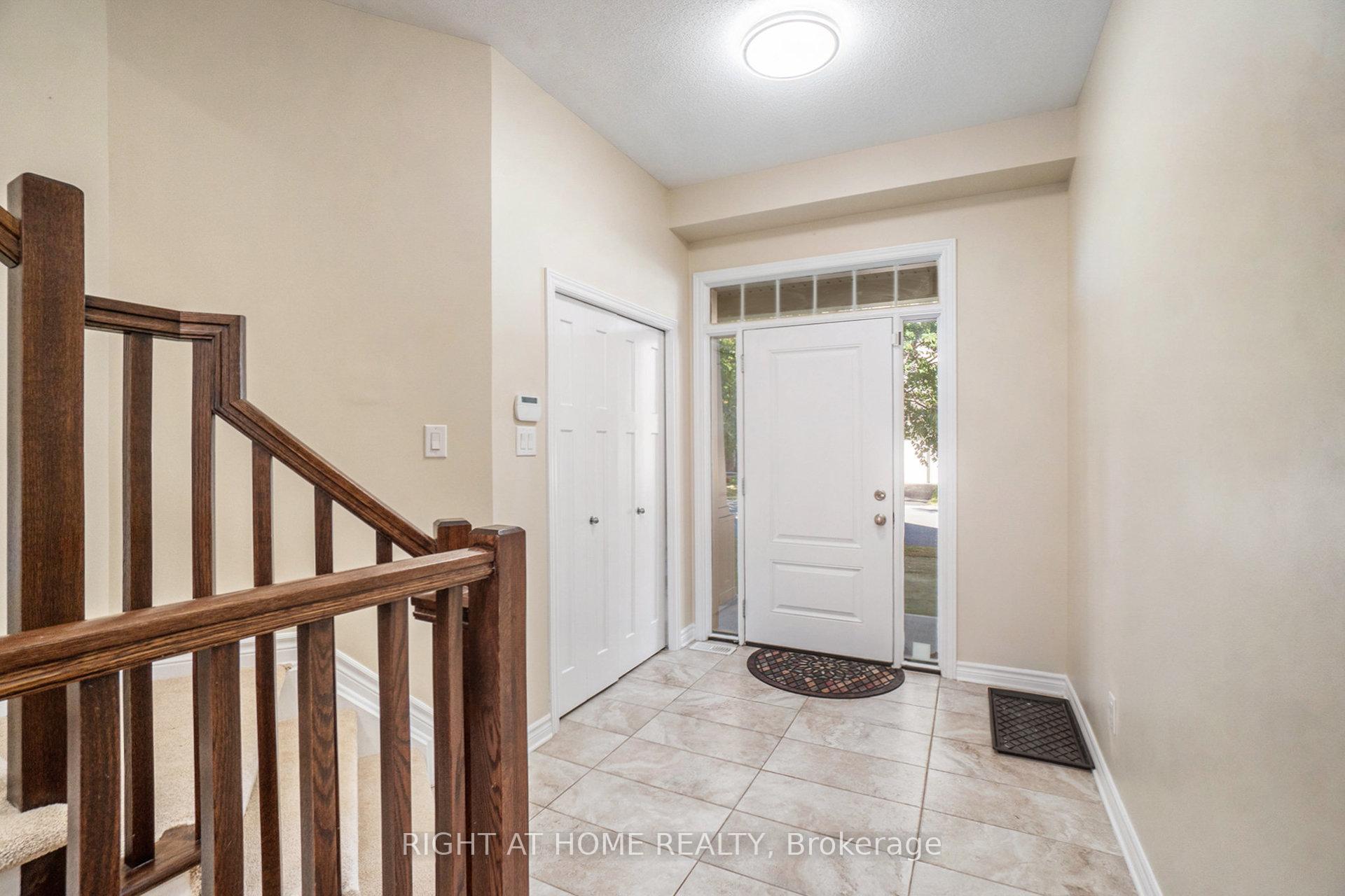 Photo 2 of 928 Bunchberry Way, Ottawa, Blossom Park/Kemp Park/Findlay Creek — HOMEH