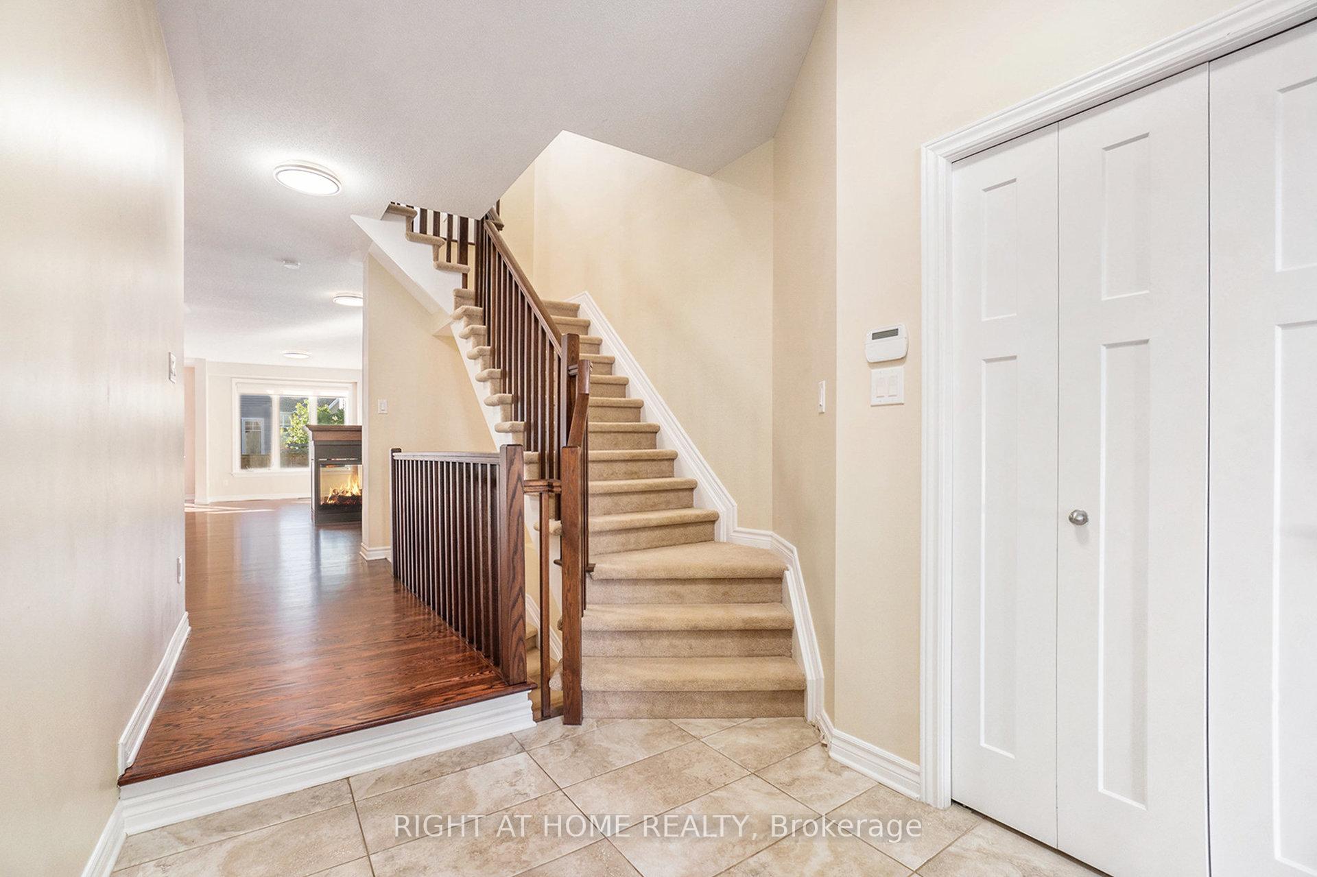 Photo 6 of 928 Bunchberry Way, Ottawa, Blossom Park/Kemp Park/Findlay Creek — HOMEH