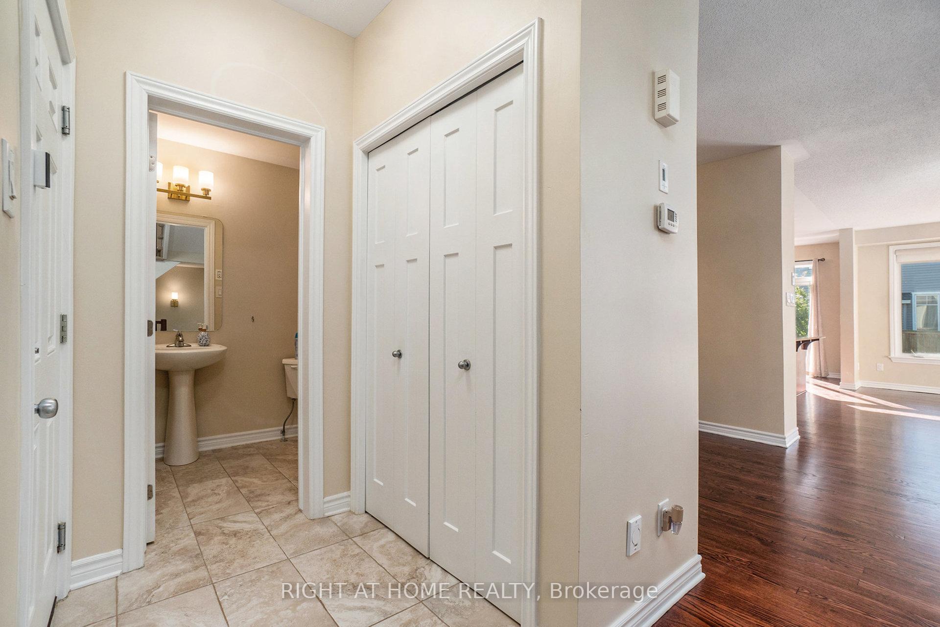 Photo 5 of 928 Bunchberry Way, Ottawa, Blossom Park/Kemp Park/Findlay Creek — HOMEH