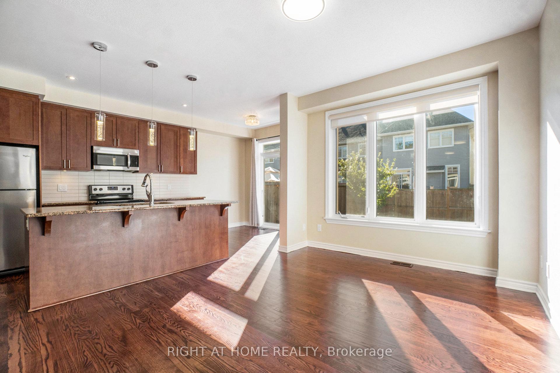 Photo 11 of 928 Bunchberry Way, Ottawa, Blossom Park/Kemp Park/Findlay Creek — HOMEH