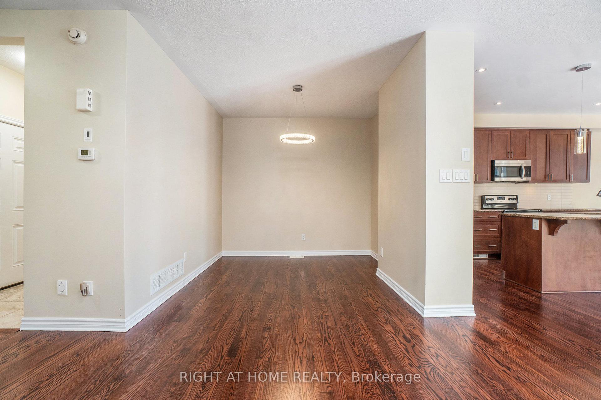 Photo 13 of 928 Bunchberry Way, Ottawa, Blossom Park/Kemp Park/Findlay Creek — HOMEH