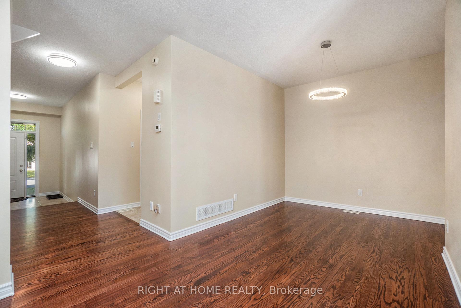 Photo 14 of 928 Bunchberry Way, Ottawa, Blossom Park/Kemp Park/Findlay Creek — HOMEH