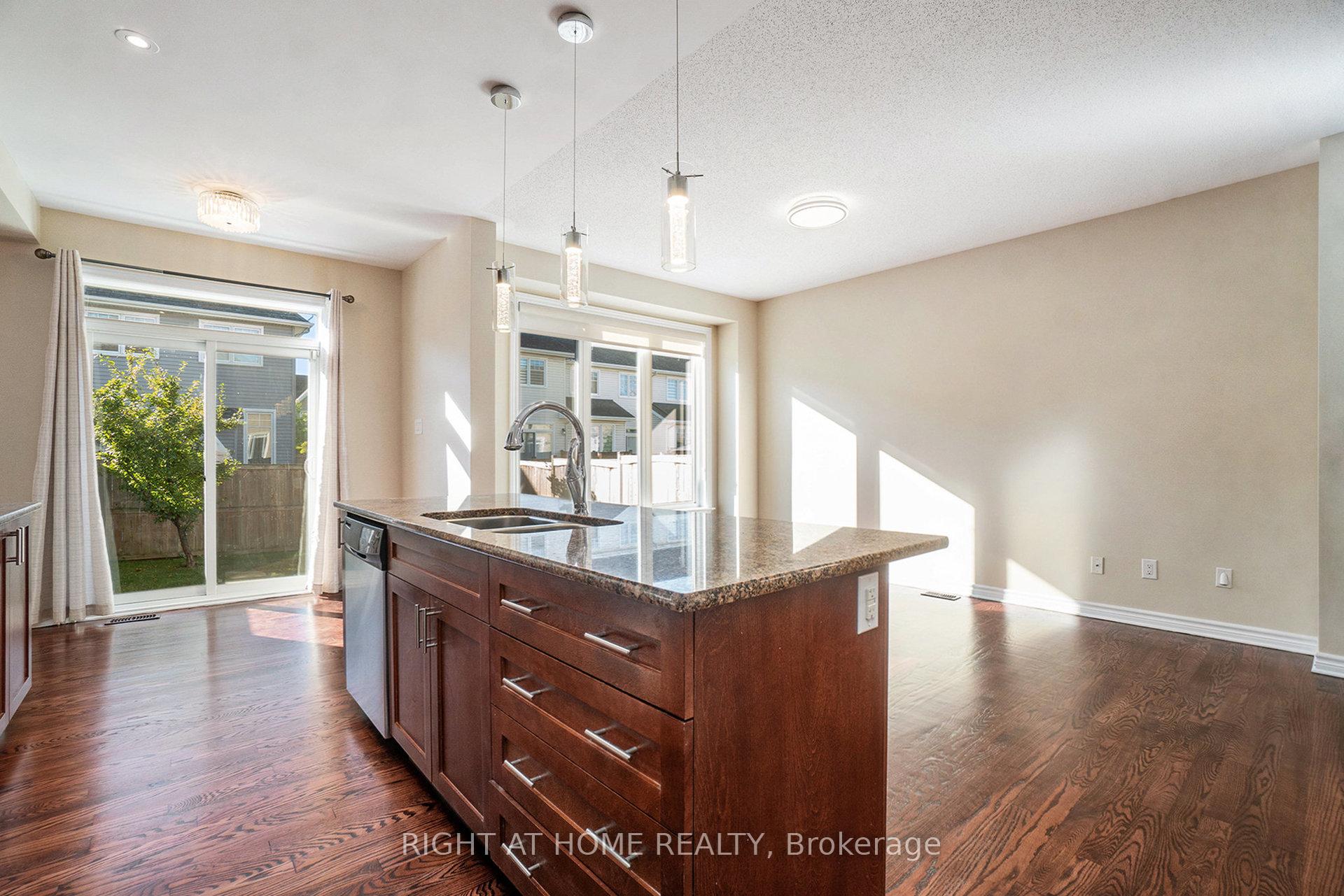 Photo 20 of 928 Bunchberry Way, Ottawa, Blossom Park/Kemp Park/Findlay Creek — HOMEH