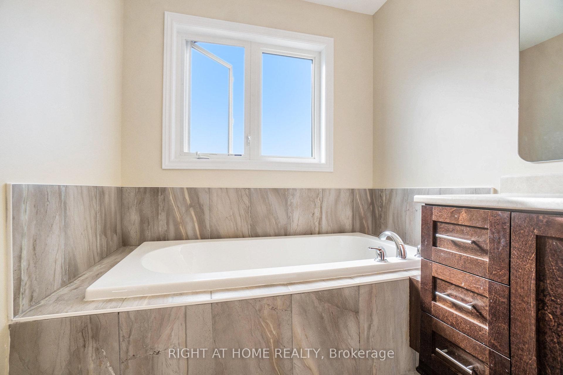 Photo 41 of 928 Bunchberry Way, Ottawa, Blossom Park/Kemp Park/Findlay Creek — HOMEH