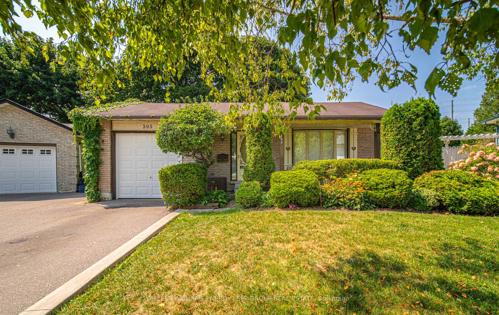 Photo 1 of 595 Foxrun Court, Oshawa, Pinecrest — HOMEH