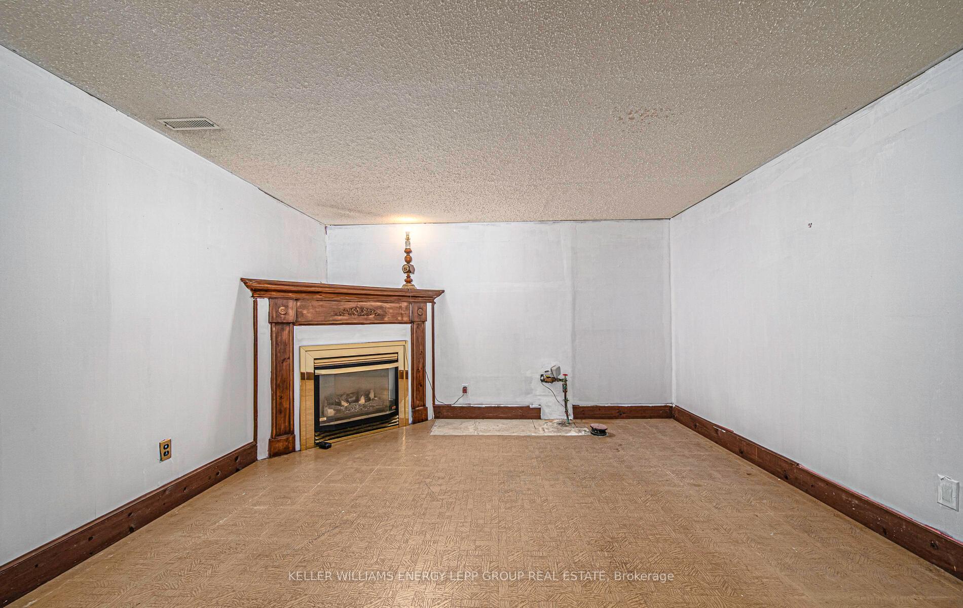 Photo 22 of 595 Foxrun Court, Oshawa, Pinecrest — HOMEH