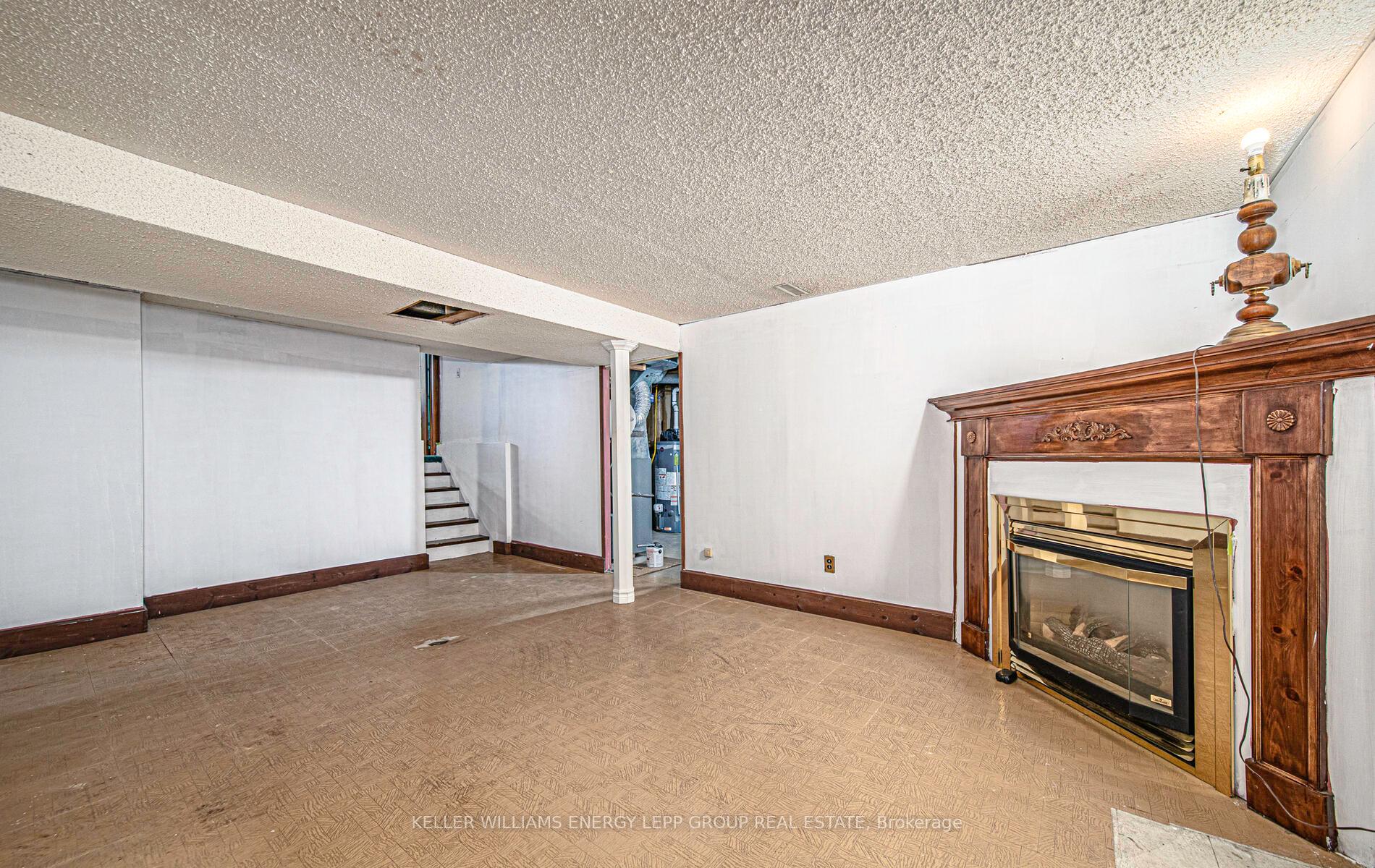 Photo 23 of 595 Foxrun Court, Oshawa, Pinecrest — HOMEH