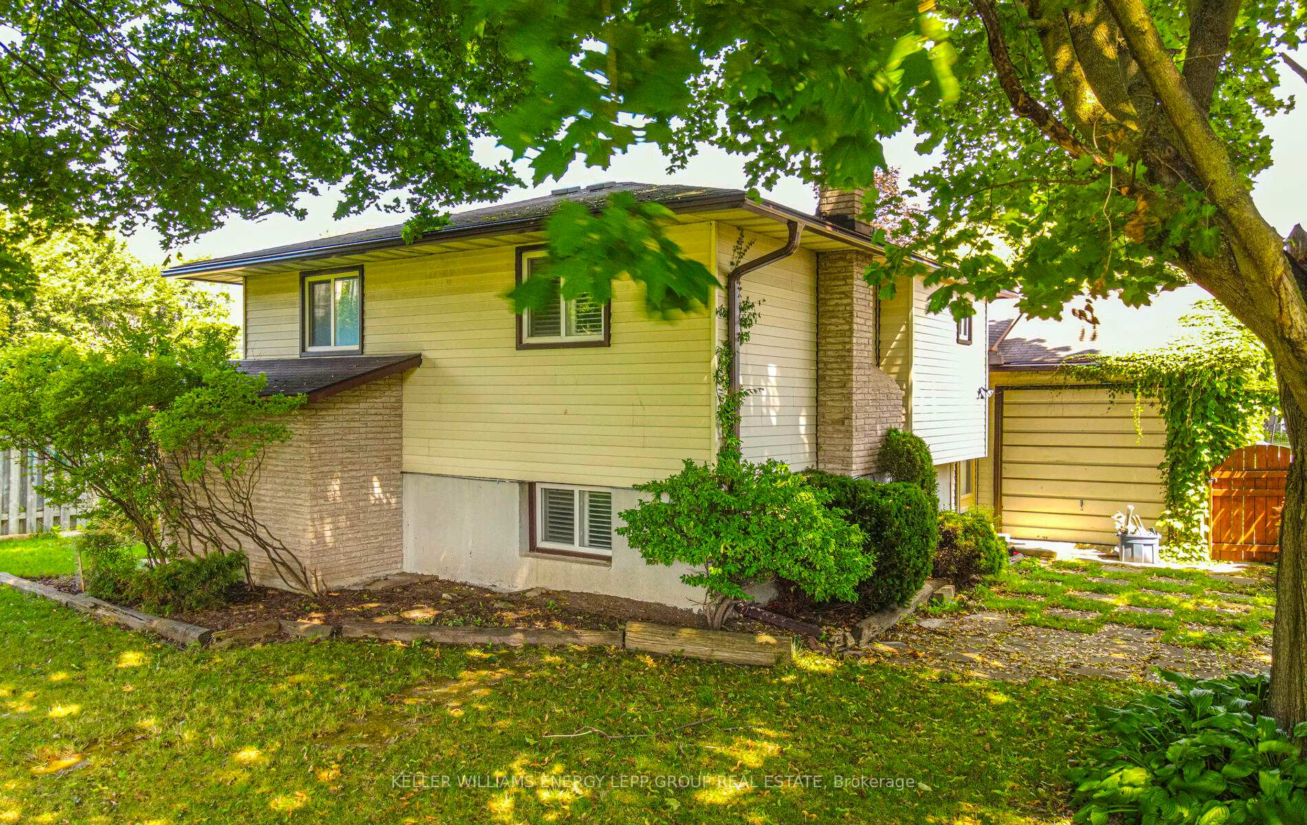 Photo 26 of 595 Foxrun Court, Oshawa, Pinecrest — HOMEH