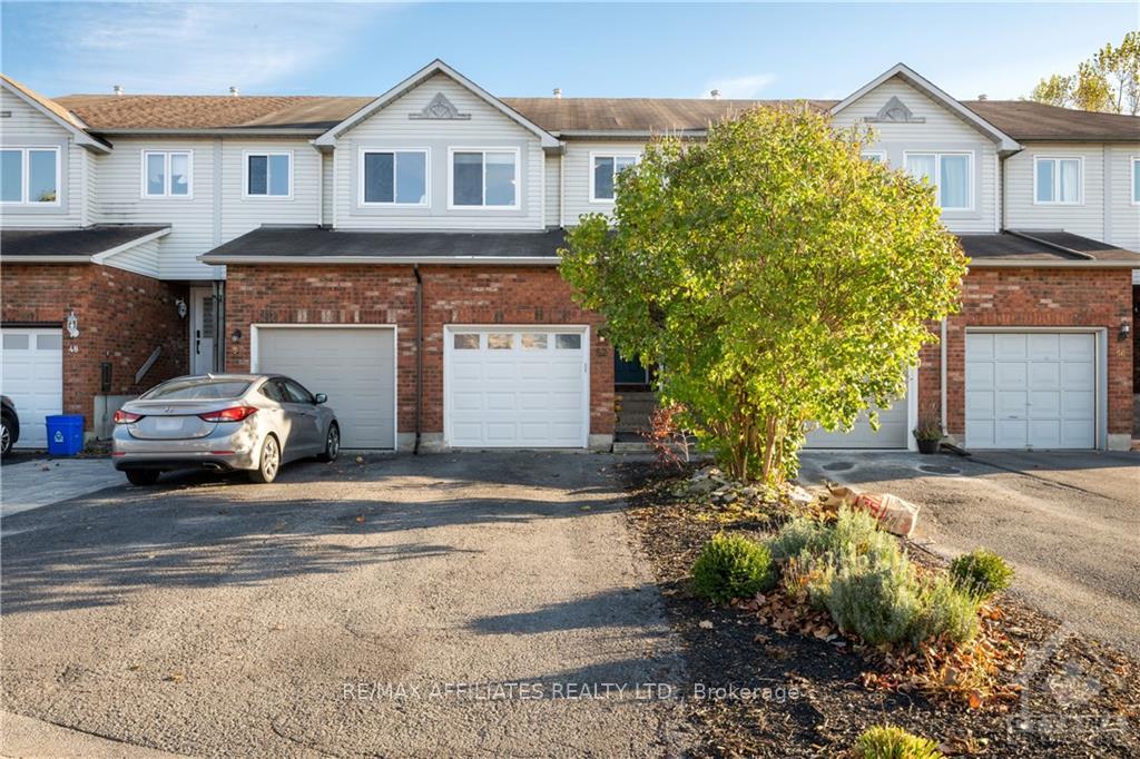 Photo 1 of 52 Spruce Crescent, Arnprior — HOMEH
