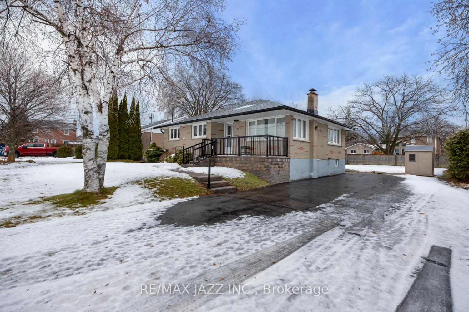 Photo 2 of 517 Kelly Avenue, Oshawa, Samac — HOMEH