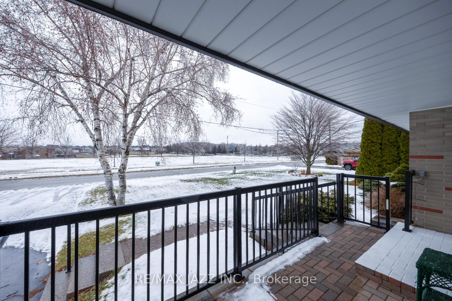 Photo 4 of 517 Kelly Avenue, Oshawa, Samac — HOMEH