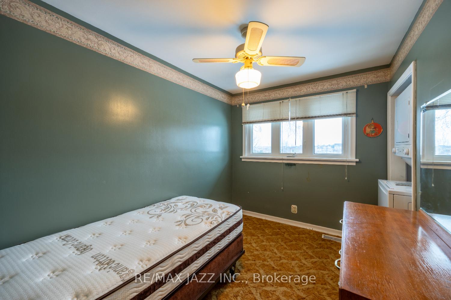 Photo 17 of 517 Kelly Avenue, Oshawa, Samac — HOMEH