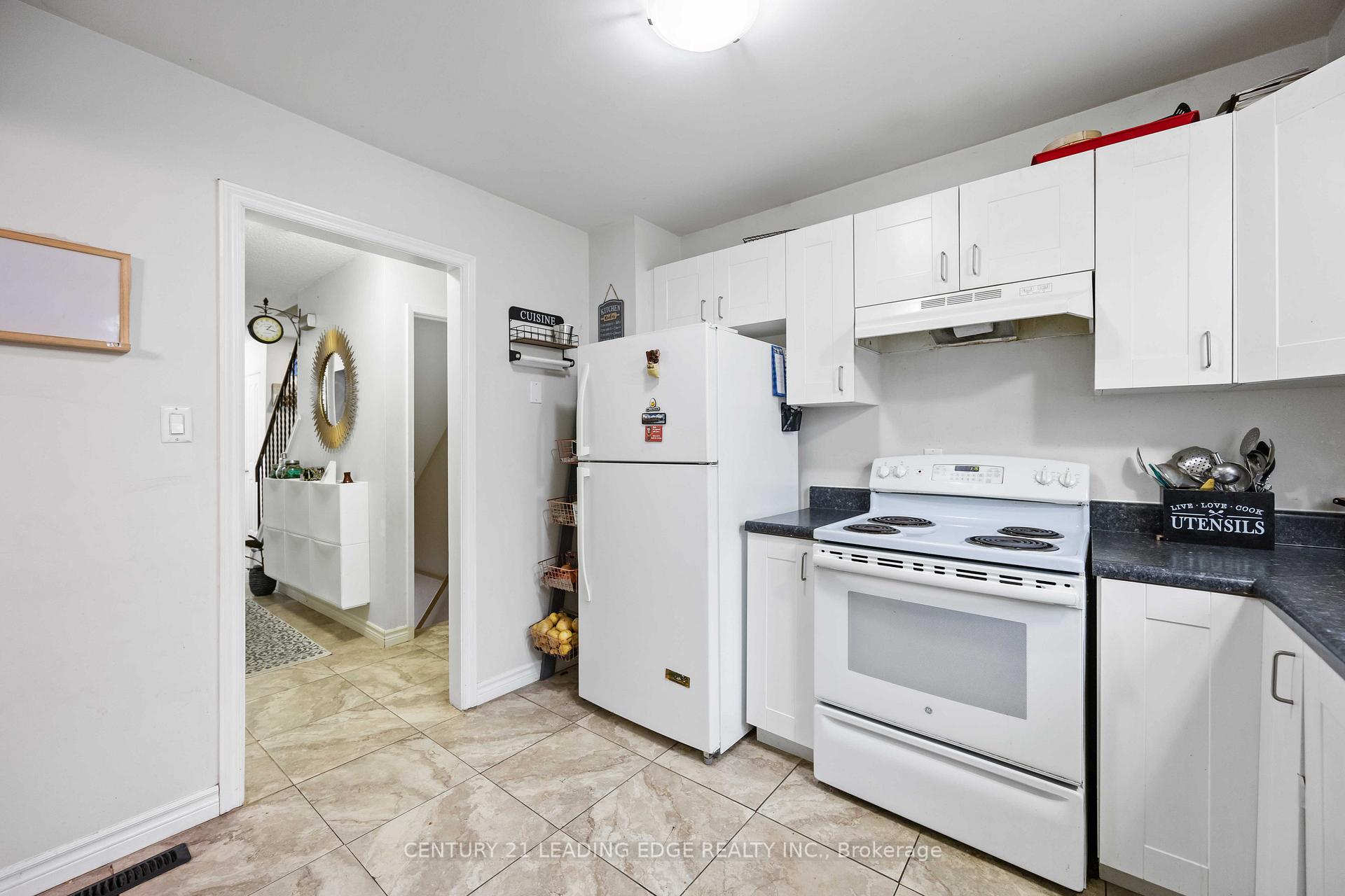 Photo 10 of 530 Lancelot Crescent, Oshawa, Eastdale — HOMEH