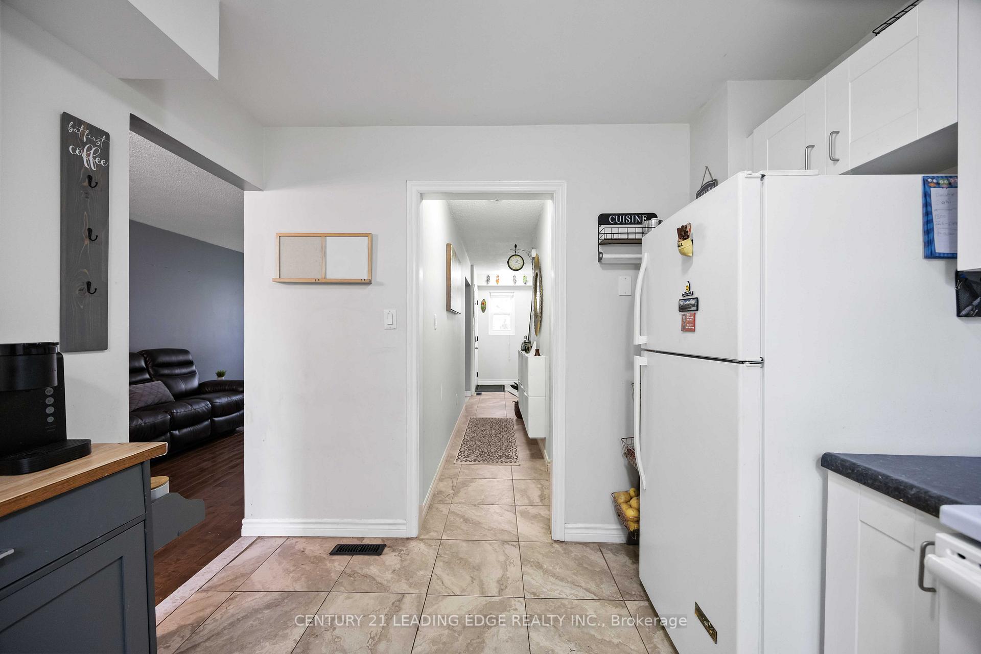 Photo 12 of 530 Lancelot Crescent, Oshawa, Eastdale — HOMEH