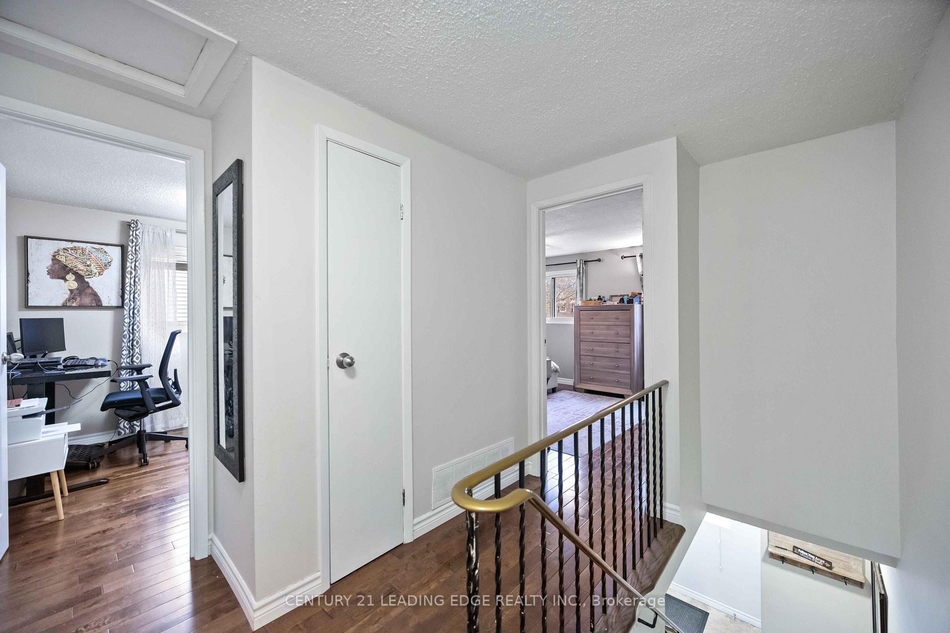 Photo 13 of 530 Lancelot Crescent, Oshawa, Eastdale — HOMEH