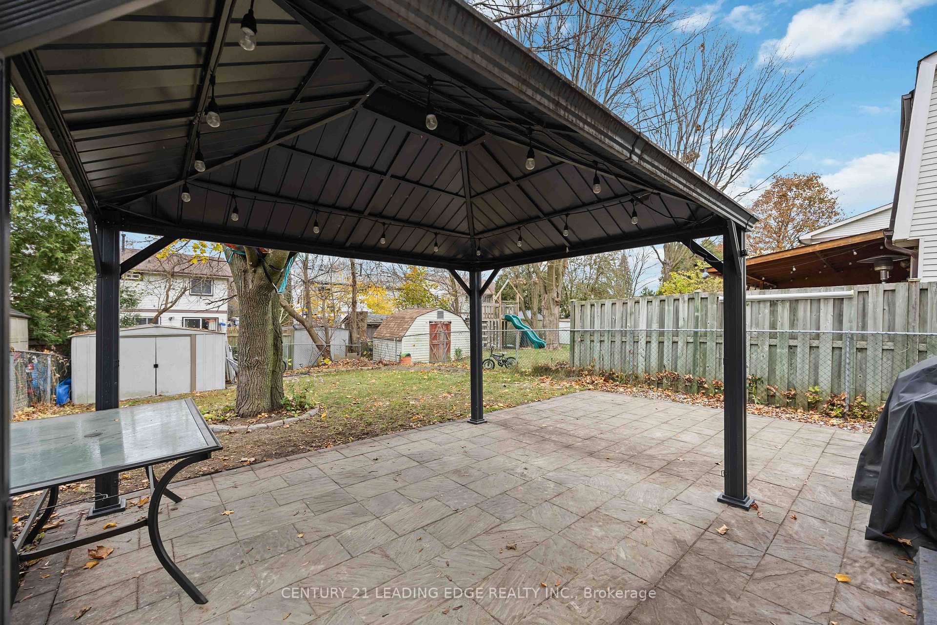 Photo 24 of 530 Lancelot Crescent, Oshawa, Eastdale — HOMEH