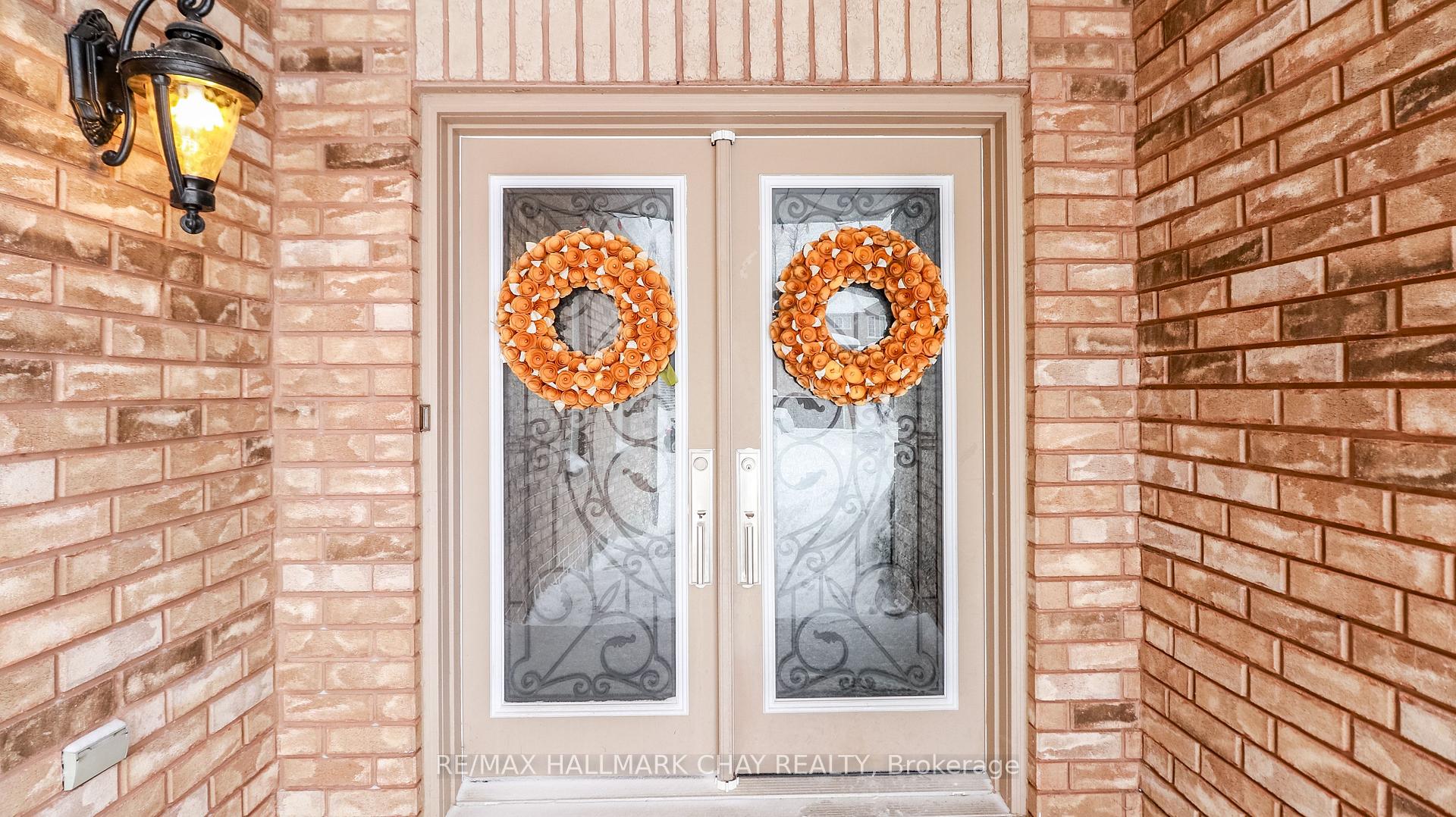 Photo 2 of 33 Pinecliff Crescent, Barrie, Ardagh — HOMEH