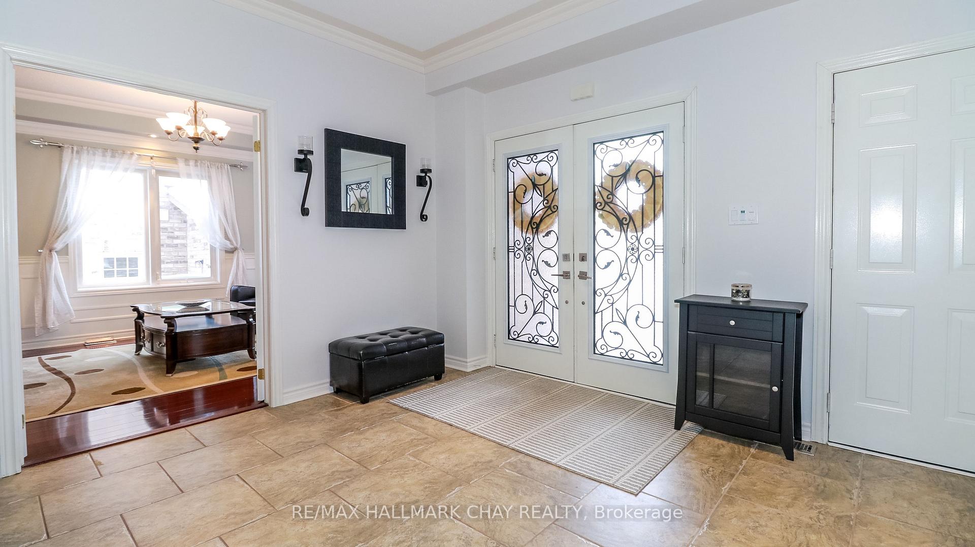 Photo 3 of 33 Pinecliff Crescent, Barrie, Ardagh — HOMEH