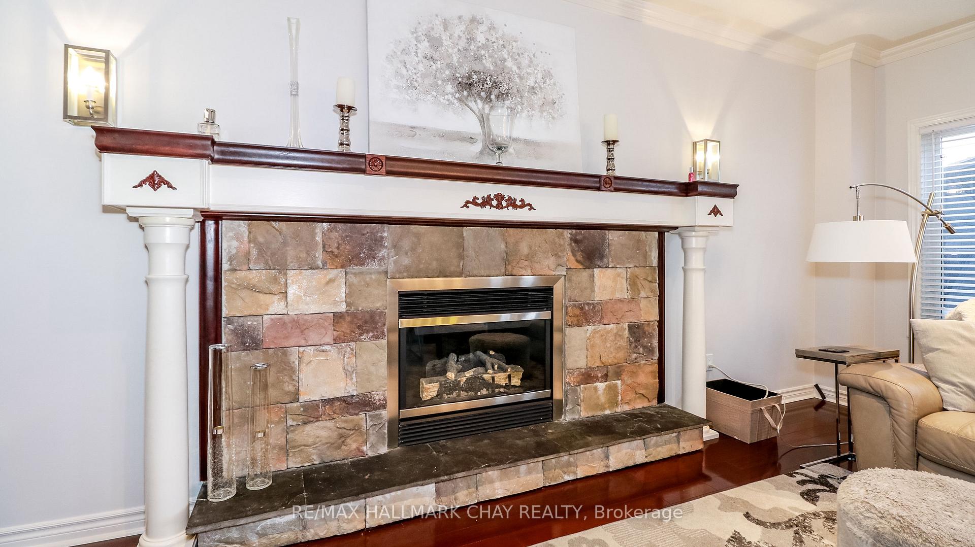 Photo 6 of 33 Pinecliff Crescent, Barrie, Ardagh — HOMEH