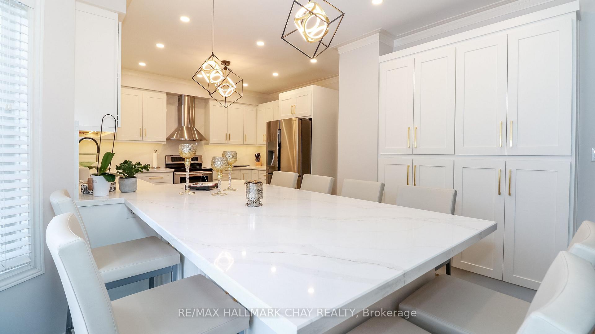 Photo 10 of 33 Pinecliff Crescent, Barrie, Ardagh — HOMEH