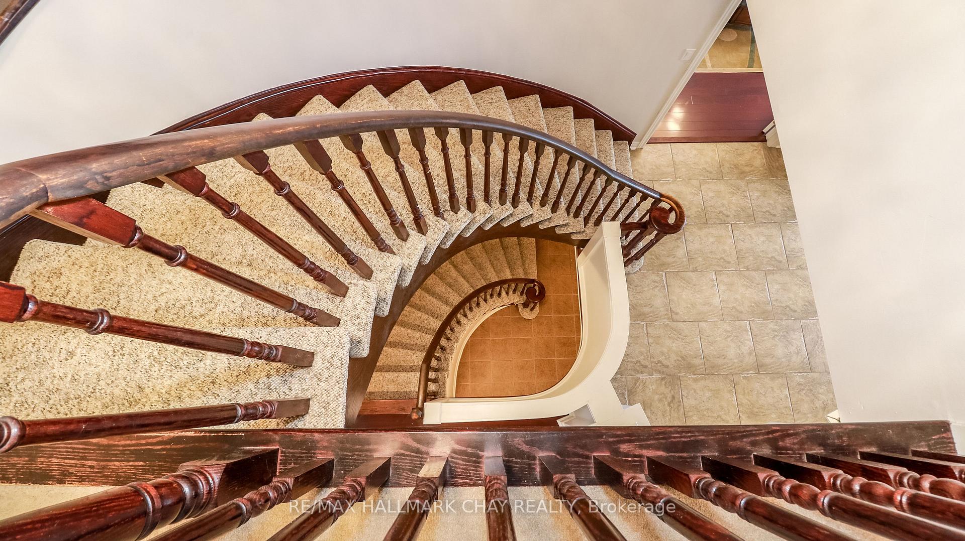Photo 14 of 33 Pinecliff Crescent, Barrie, Ardagh — HOMEH