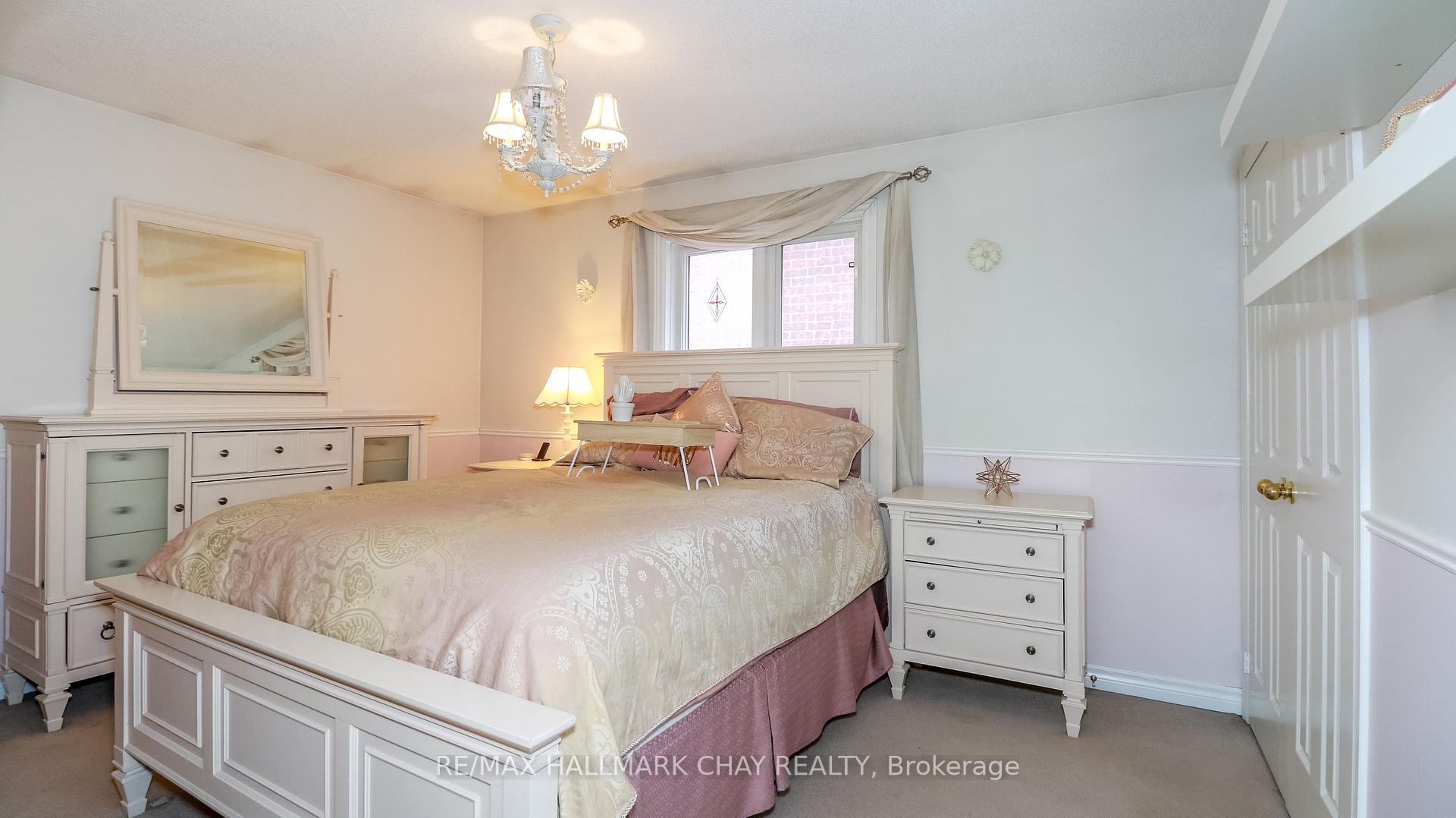 Photo 20 of 33 Pinecliff Crescent, Barrie, Ardagh — HOMEH