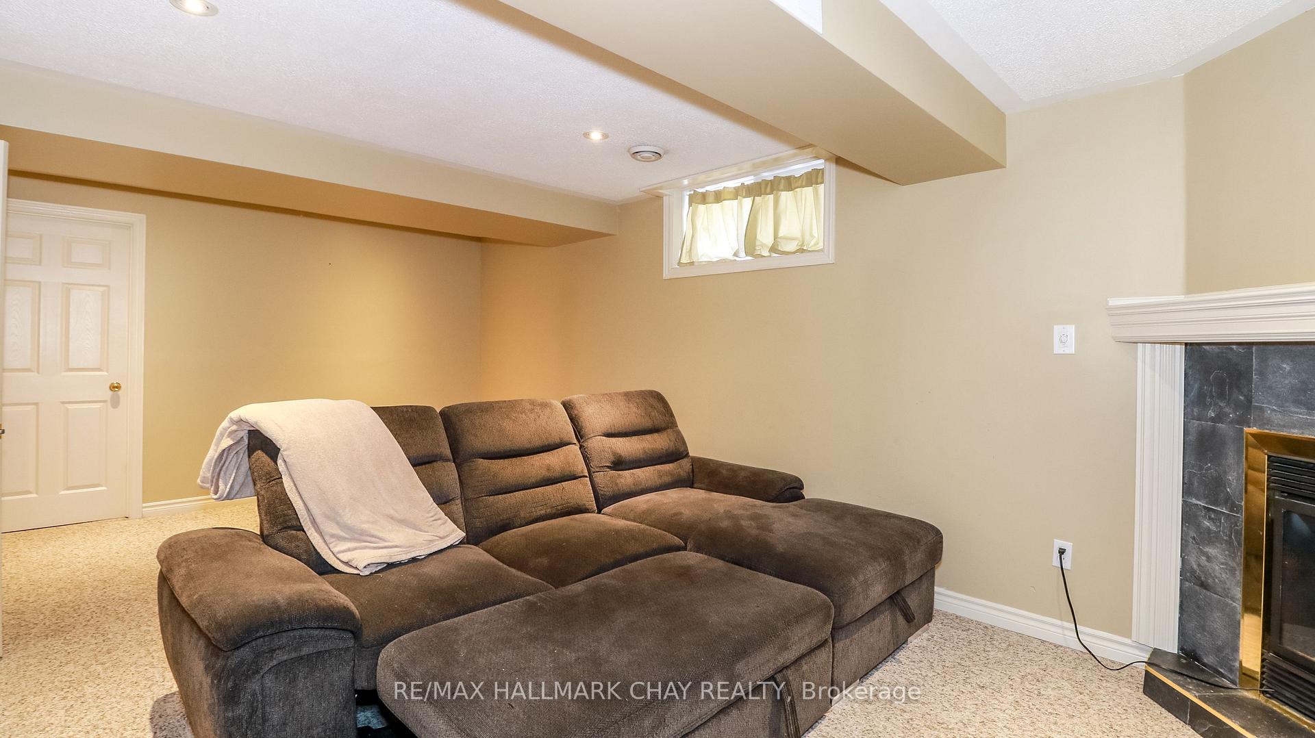 Photo 37 of 33 Pinecliff Crescent, Barrie, Ardagh — HOMEH