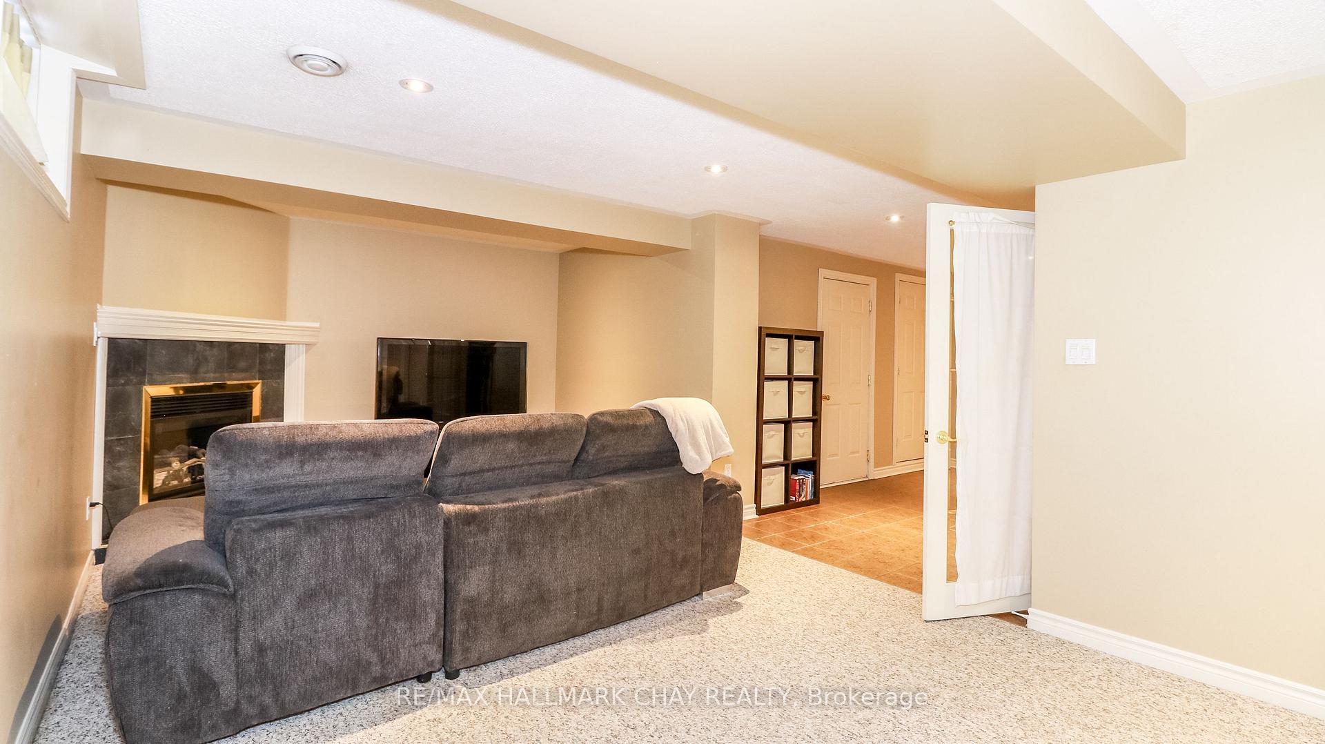 Photo 38 of 33 Pinecliff Crescent, Barrie, Ardagh — HOMEH