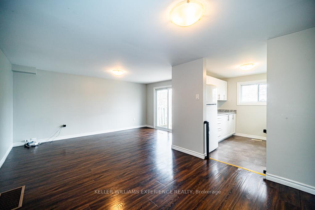 Photo 12 of 39 Laurie Crescent, Barrie, Wellington — HOMEH