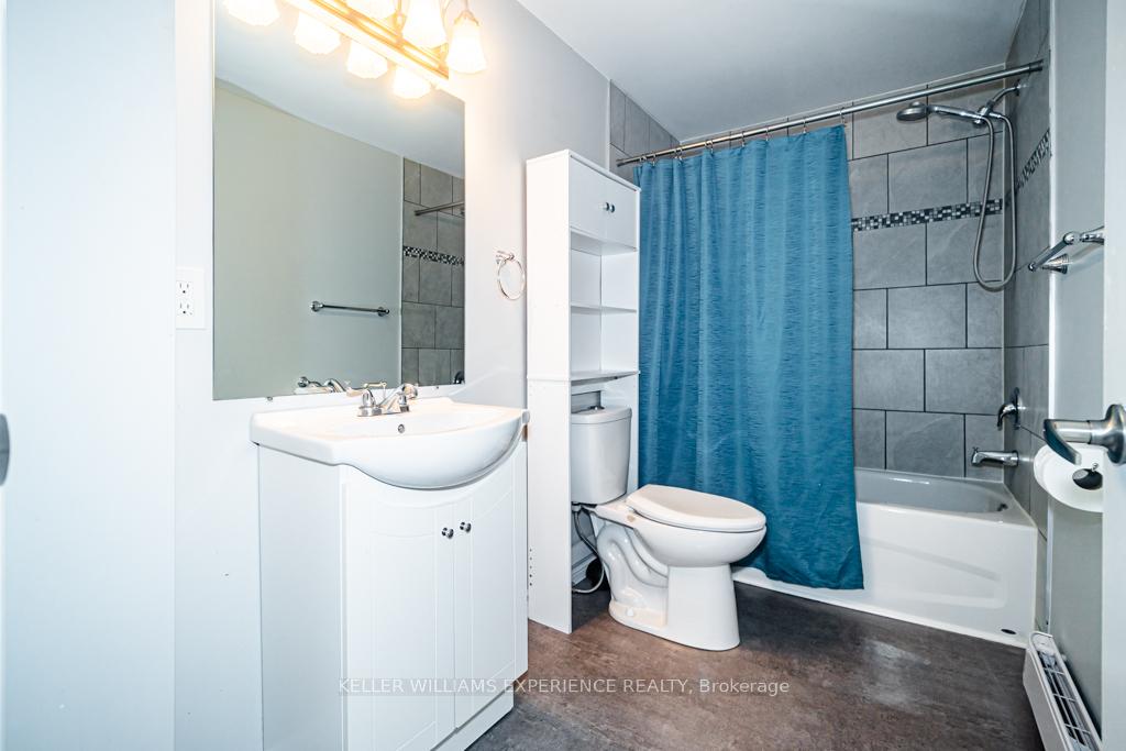 Photo 23 of 39 Laurie Crescent, Barrie, Wellington — HOMEH