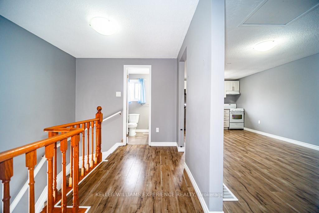 Photo 33 of 39 Laurie Crescent, Barrie, Wellington — HOMEH