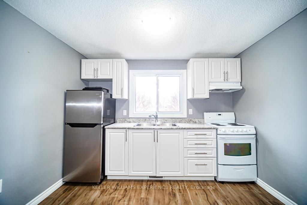 Photo 34 of 39 Laurie Crescent, Barrie, Wellington — HOMEH