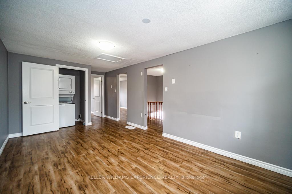 Photo 37 of 39 Laurie Crescent, Barrie, Wellington — HOMEH