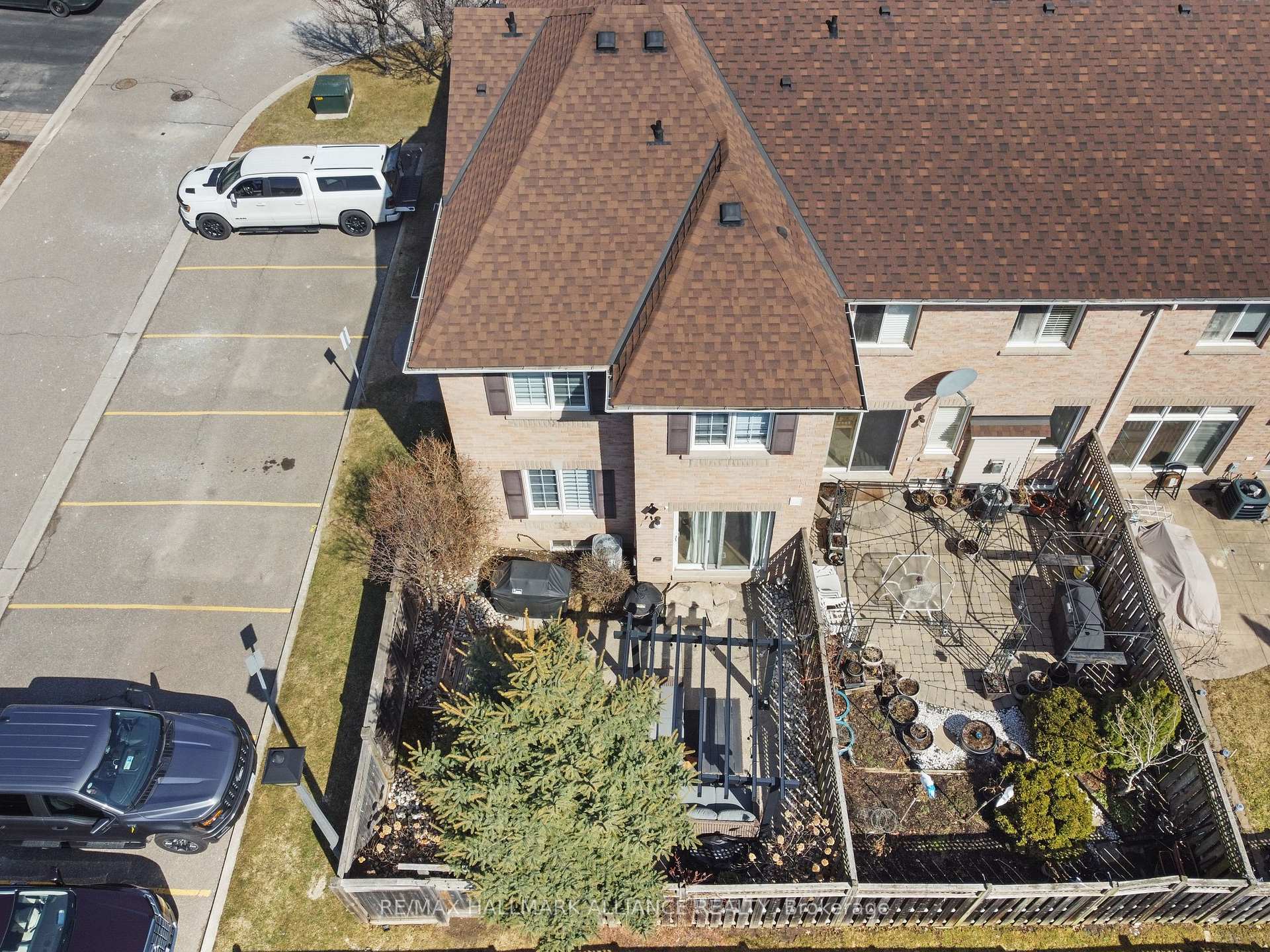 Photo 33 of Unit 7, 2511 Boros Road, Burlington, Rose — HOMEH