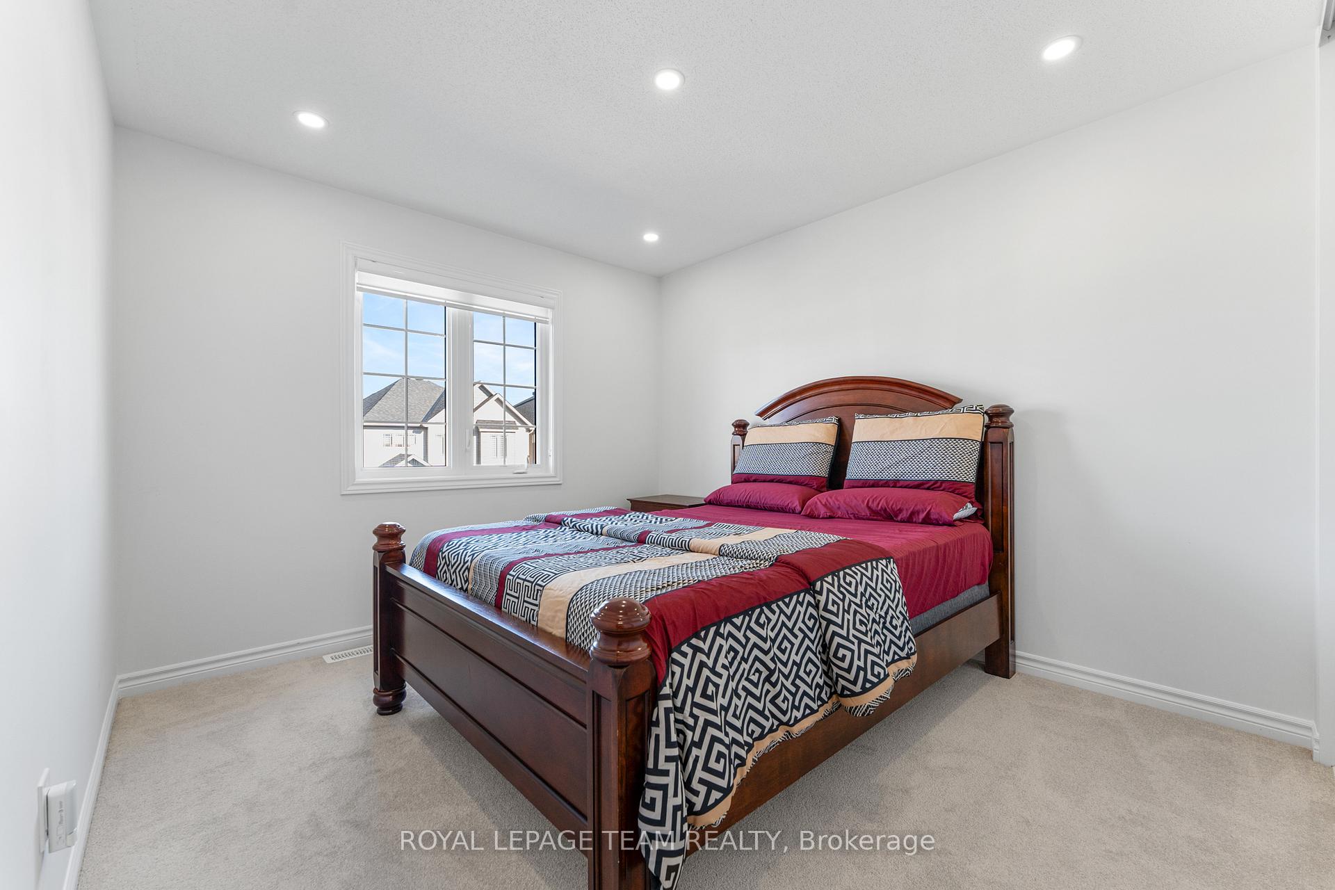Photo 2 of 326 Finial Way, Ottawa, Barrhaven - Half Moon Bay — HOMEH