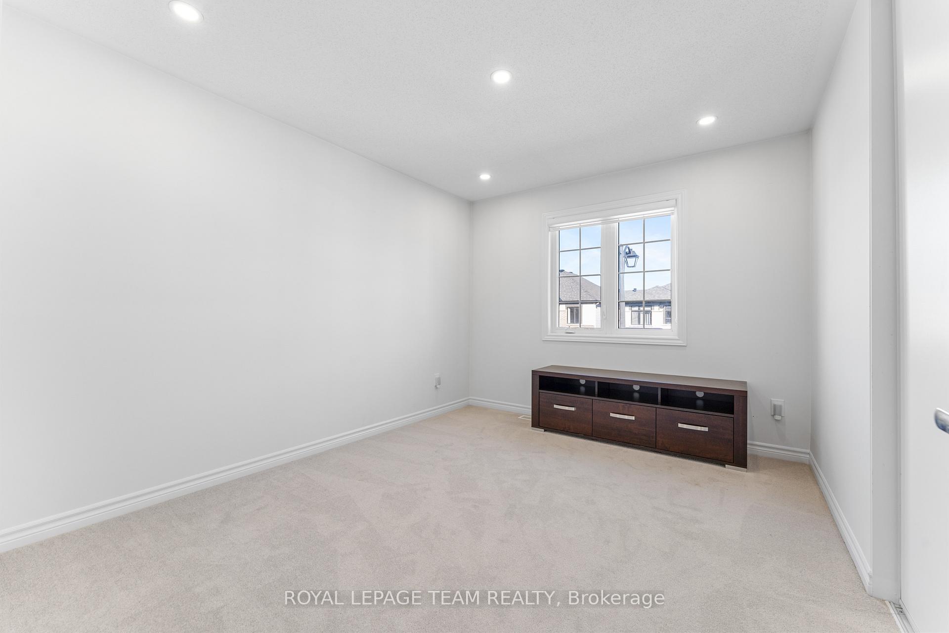Photo 3 of 326 Finial Way, Ottawa, Barrhaven - Half Moon Bay — HOMEH