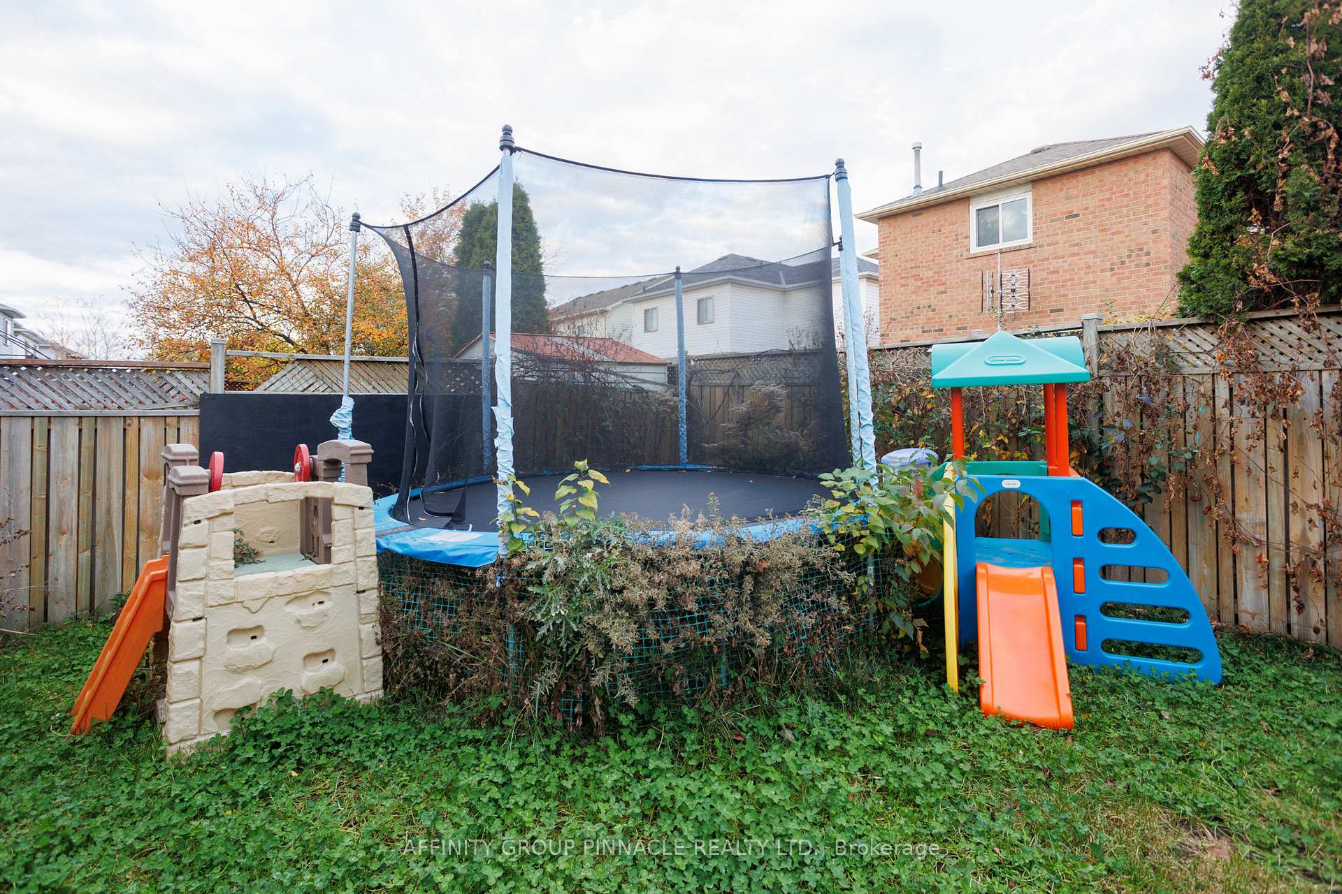 Photo 9 of 1511 Fieldgate Drive, Oshawa, Samac — HOMEH