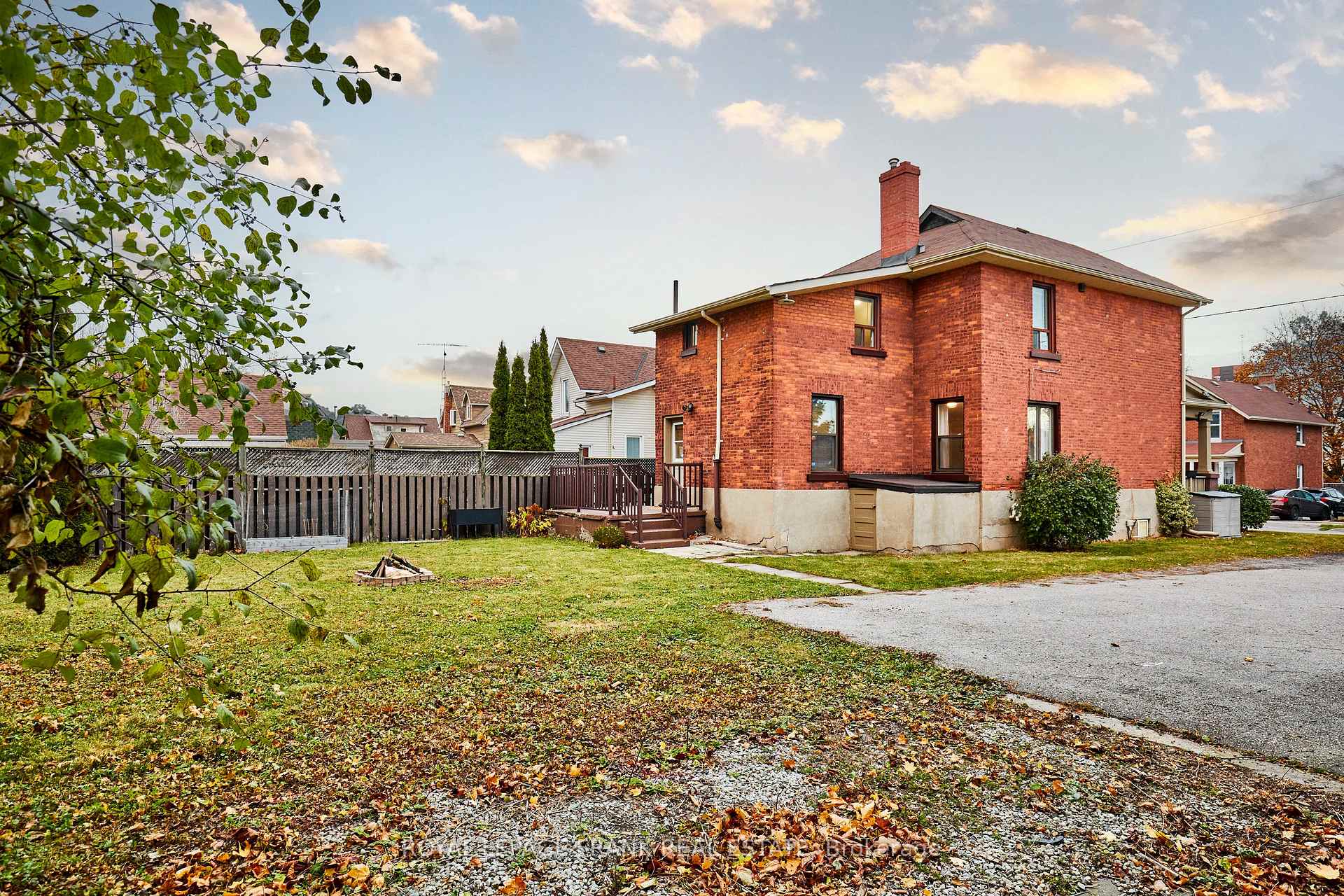 Photo 40 of 82 Nassau Street, Oshawa, Vanier — HOMEH