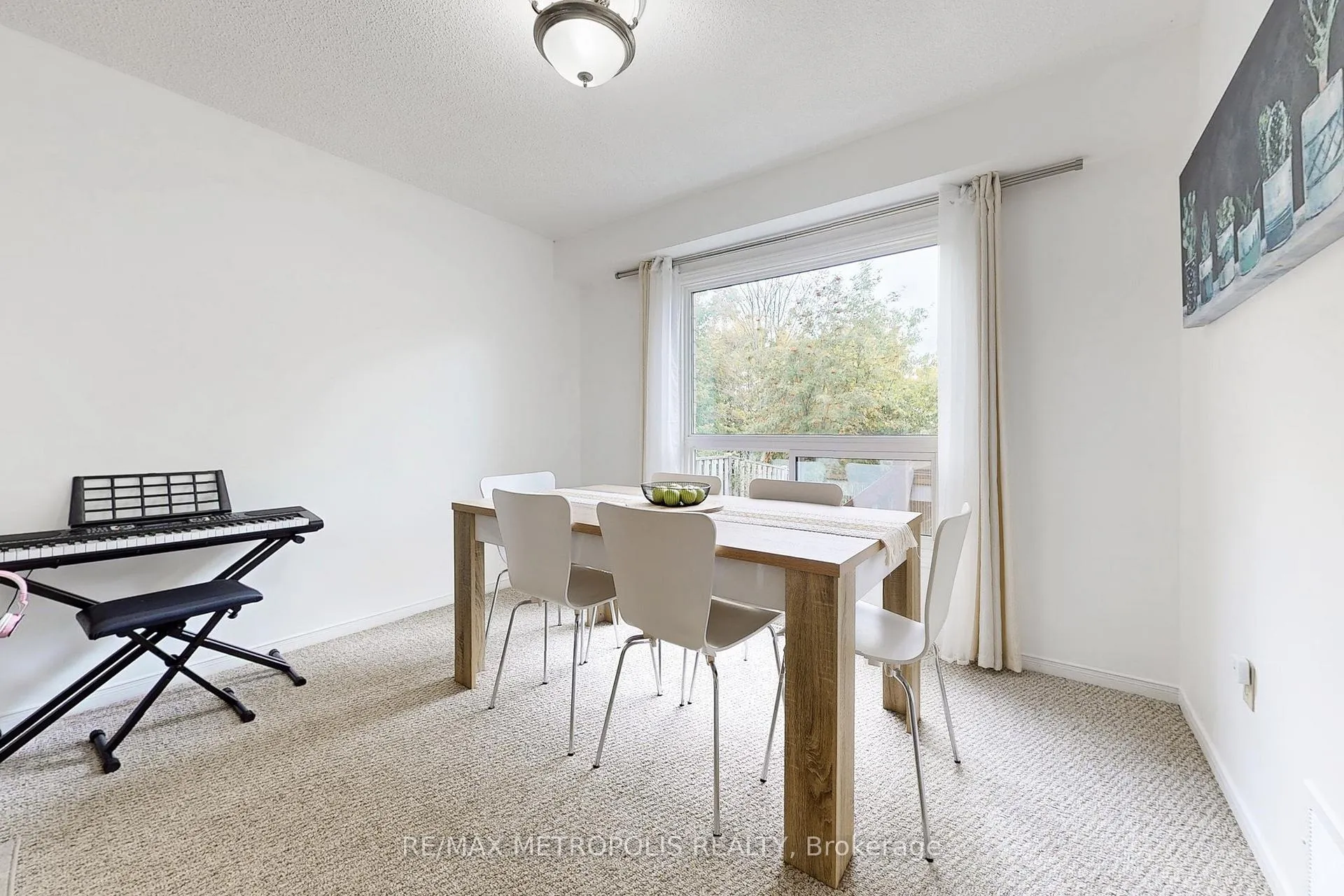 Photo 6 of 55 Garden Drive, Barrie, Allandale Heights — HOMEH